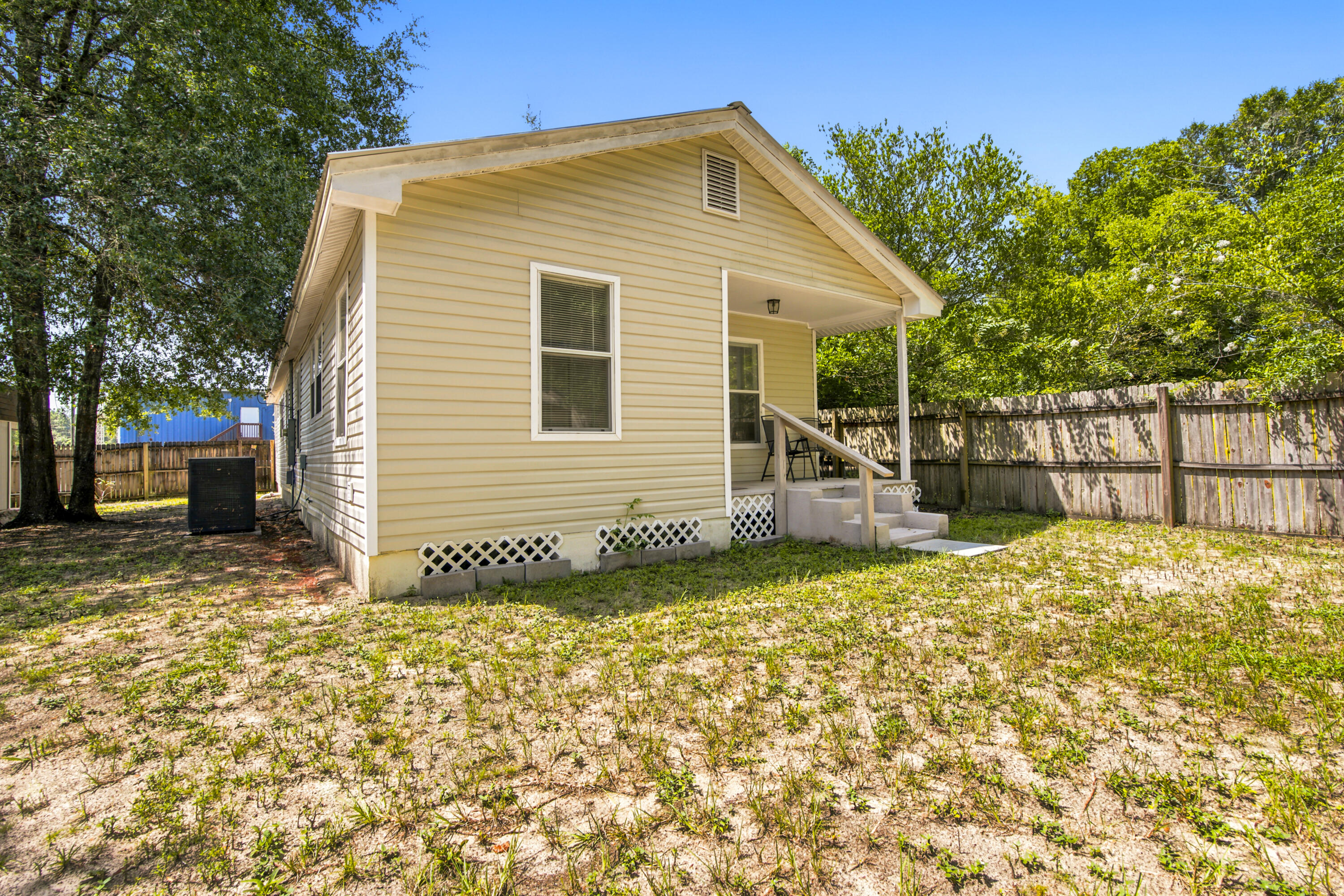 120 N Davis Lane Defuniak Springs FL 32433