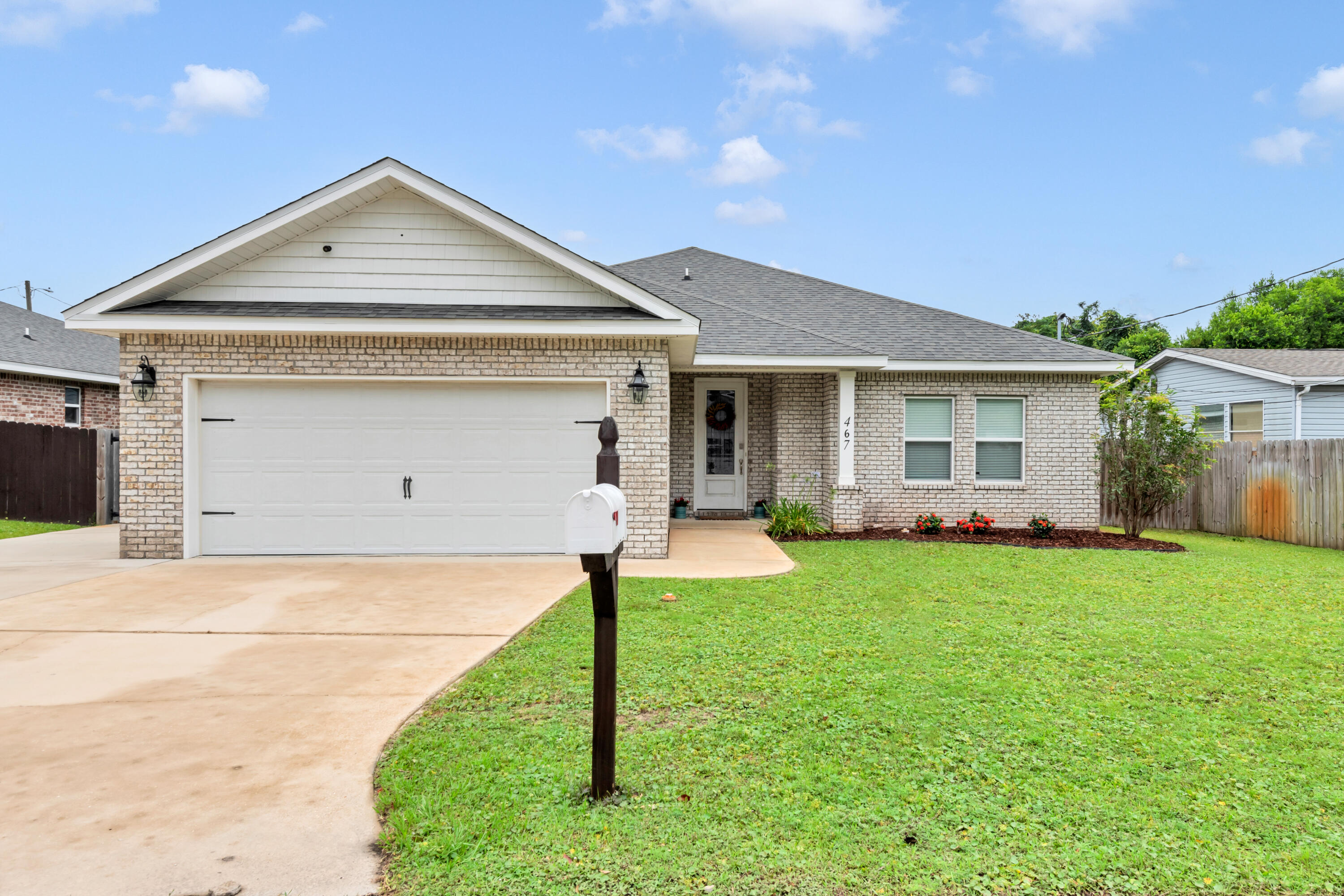 467 Sara Avenue Mary Esther FL 32569