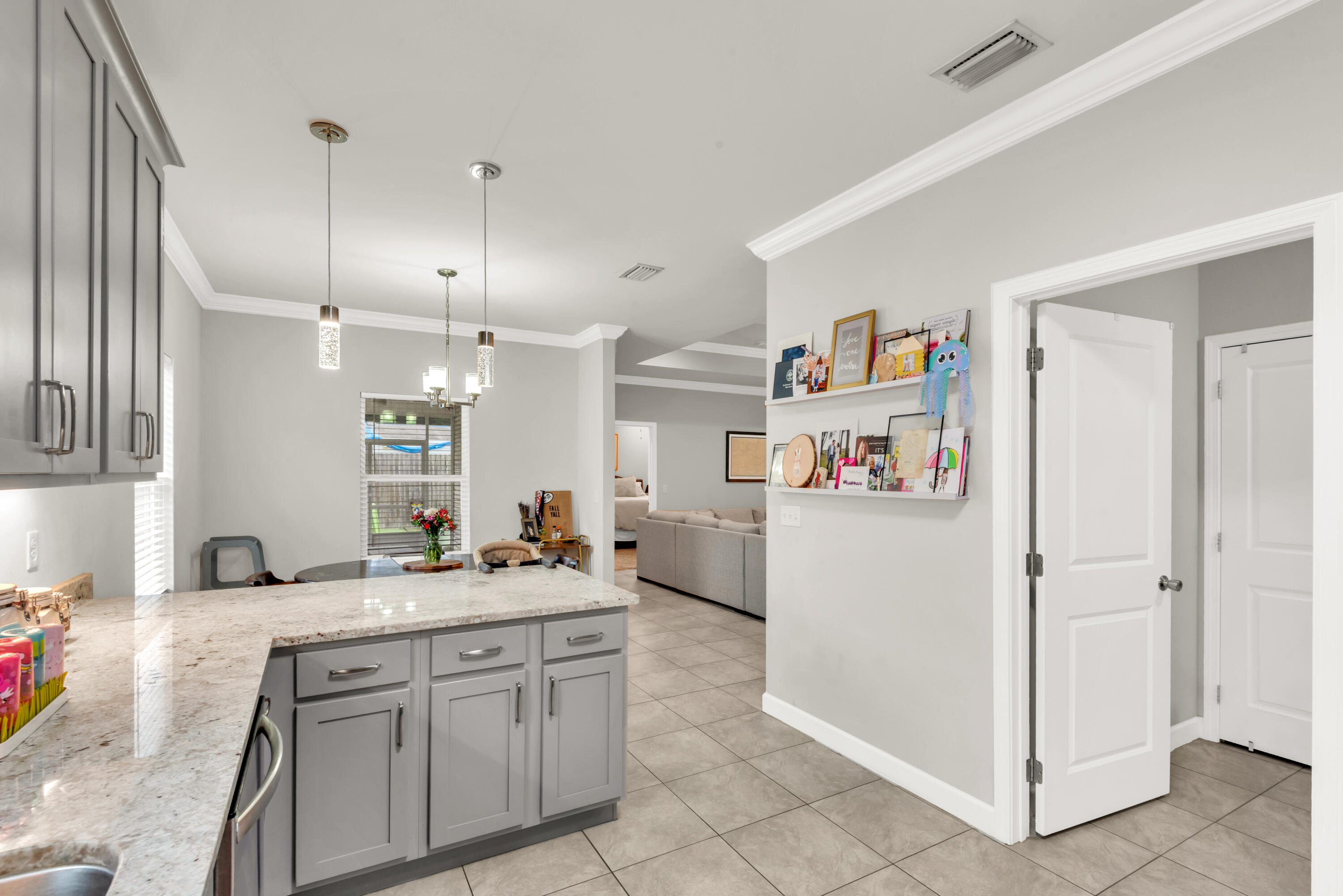 467 Sara Avenue Mary Esther FL 32569