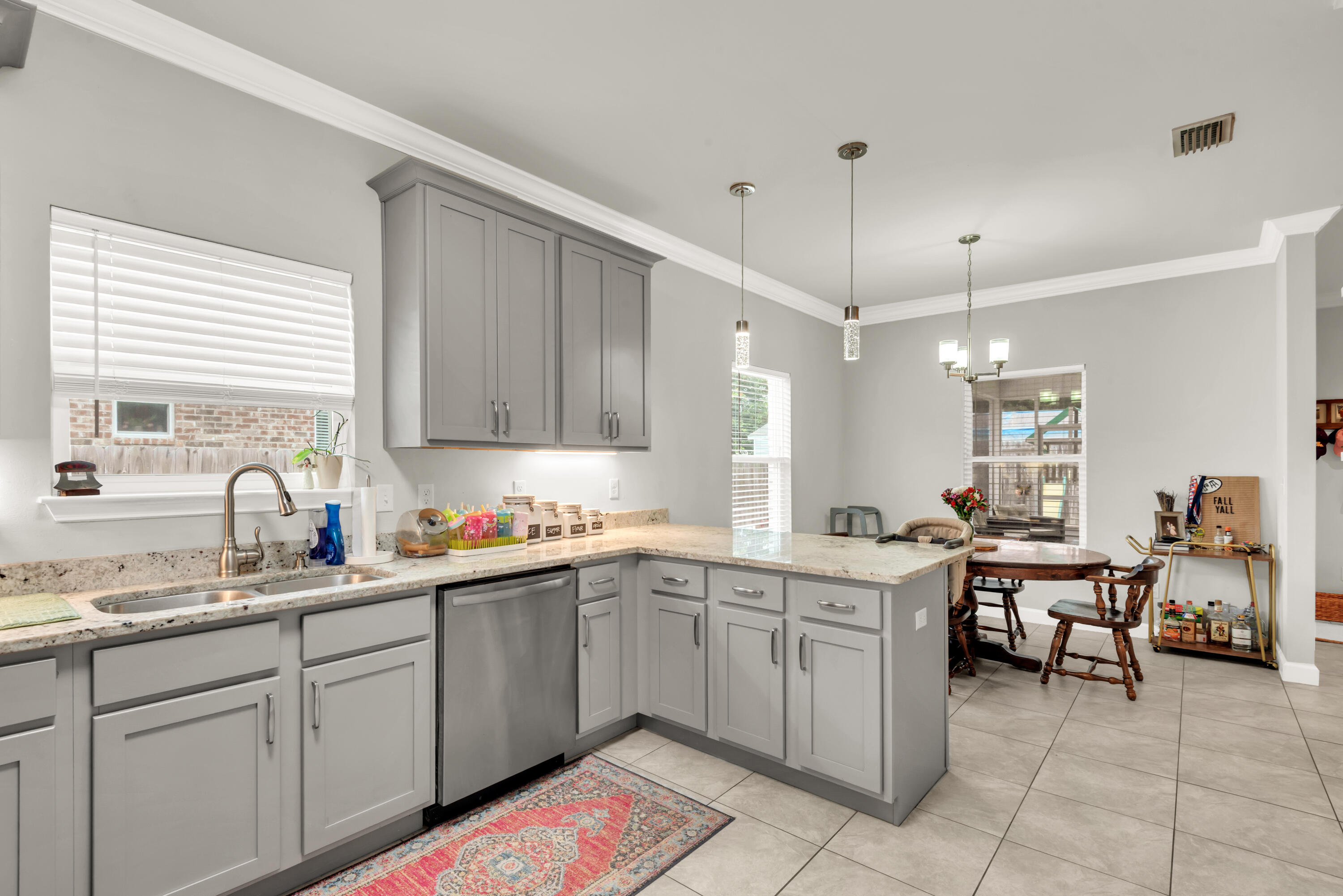 467 Sara Avenue Mary Esther FL 32569