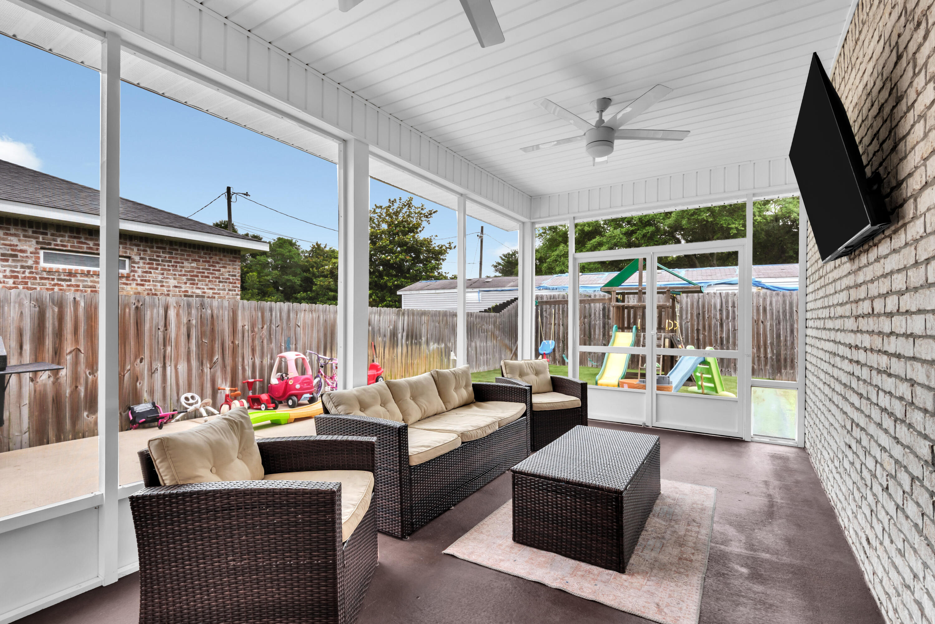 467 Sara Avenue Mary Esther FL 32569