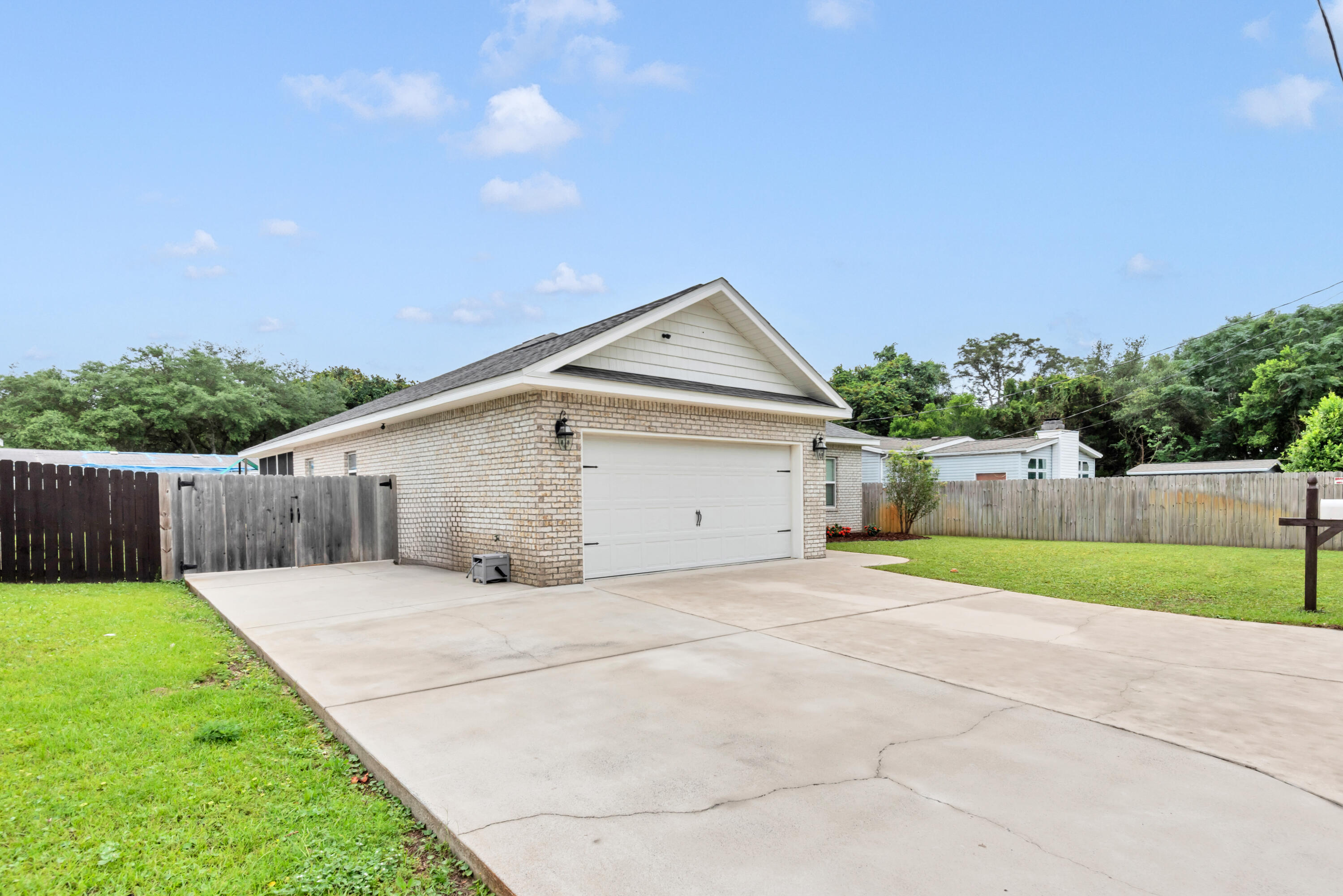 467 Sara Avenue Mary Esther FL 32569