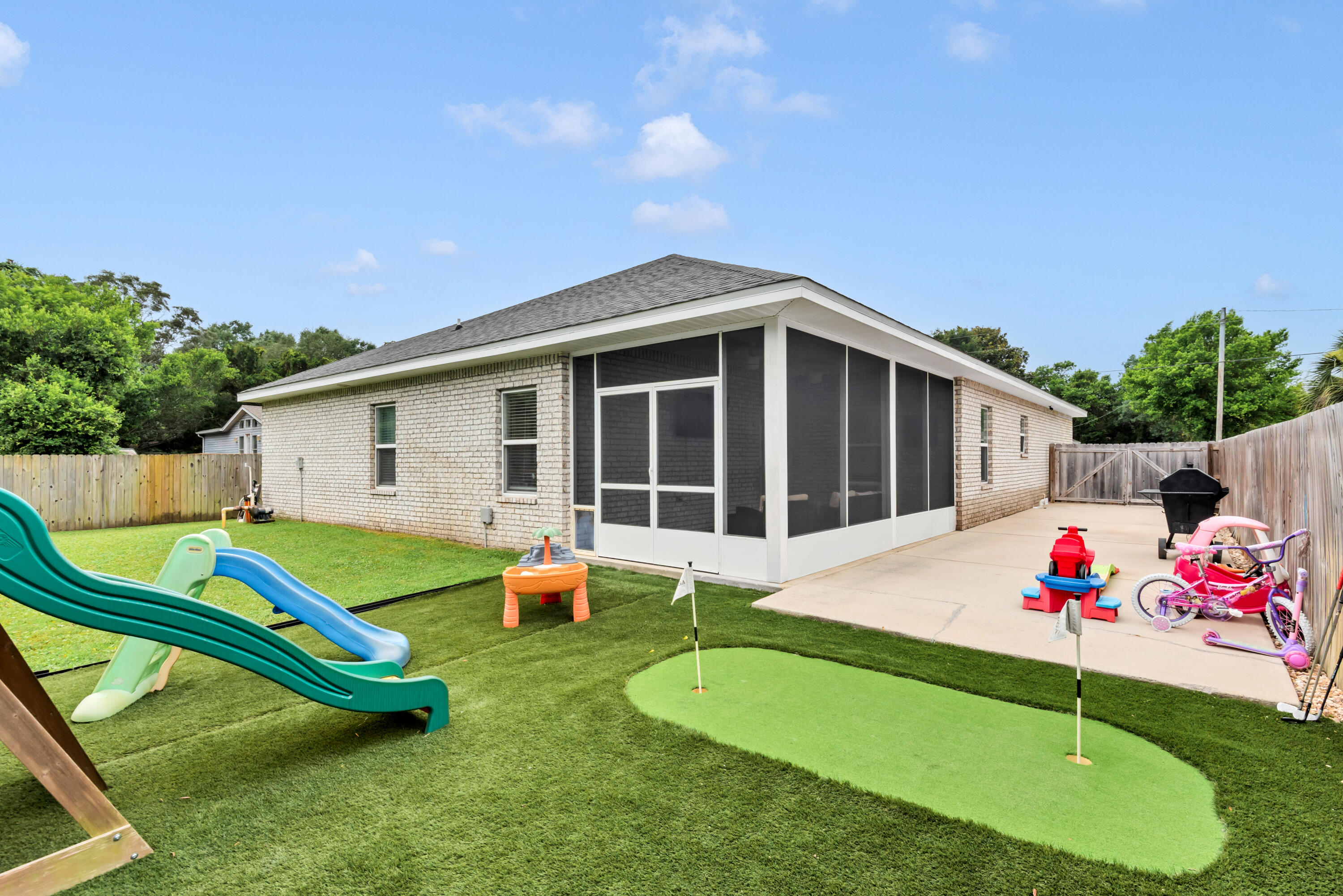 467 Sara Avenue Mary Esther FL 32569