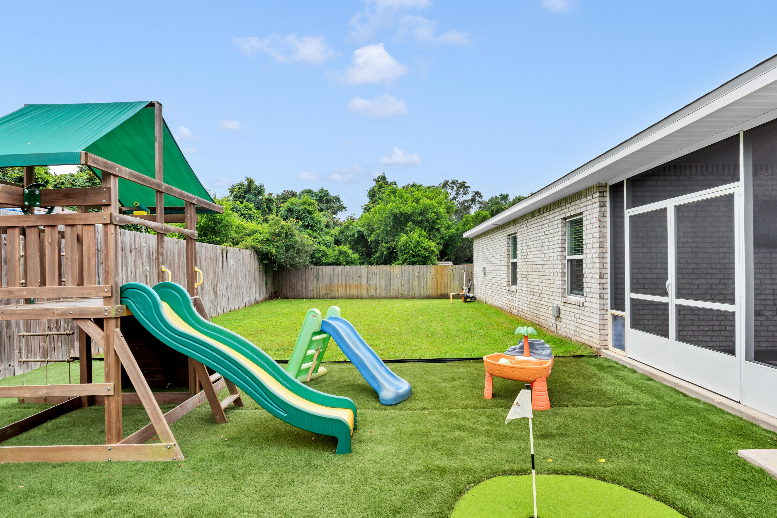 467 Sara Avenue Mary Esther FL 32569