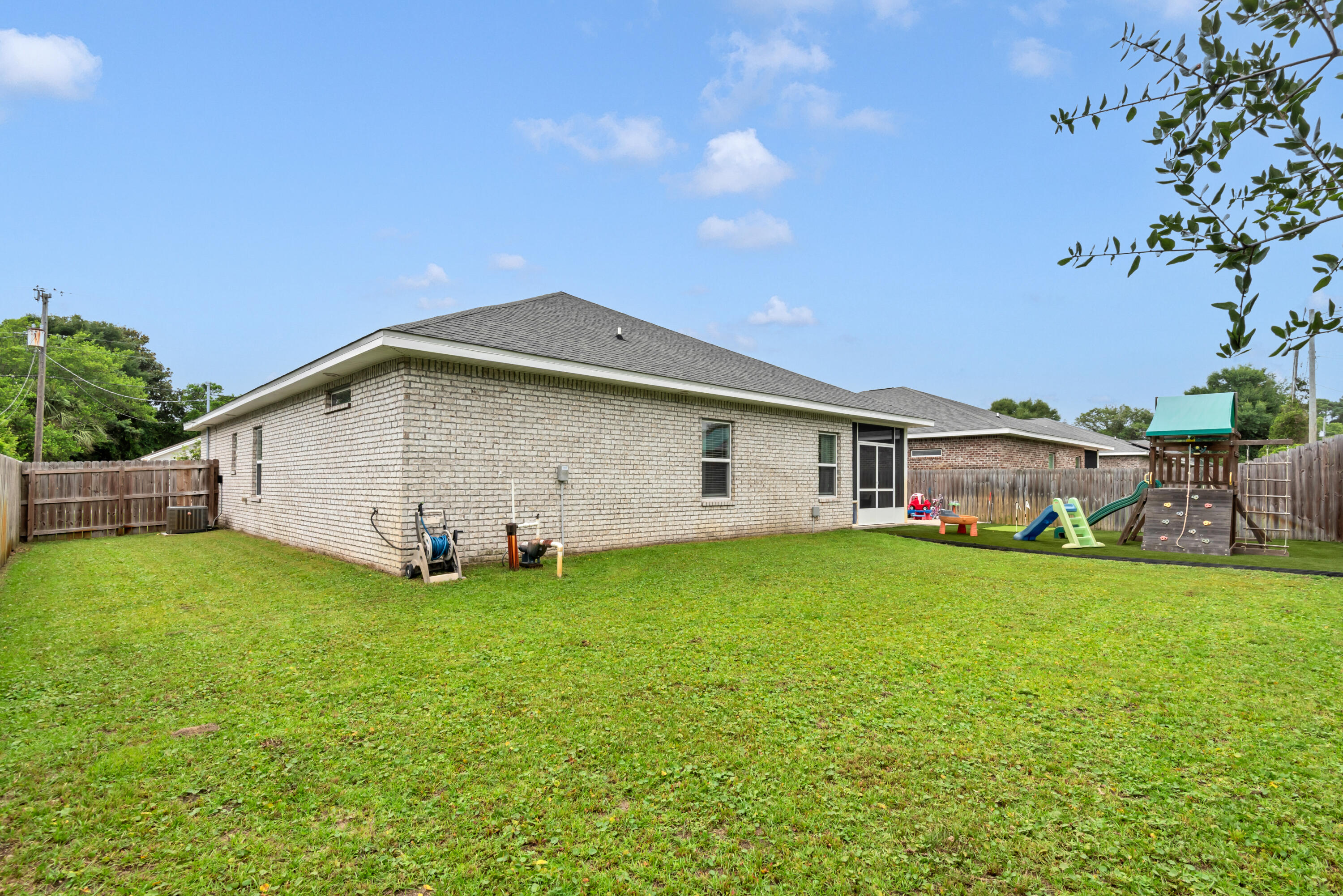 467 Sara Avenue Mary Esther FL 32569