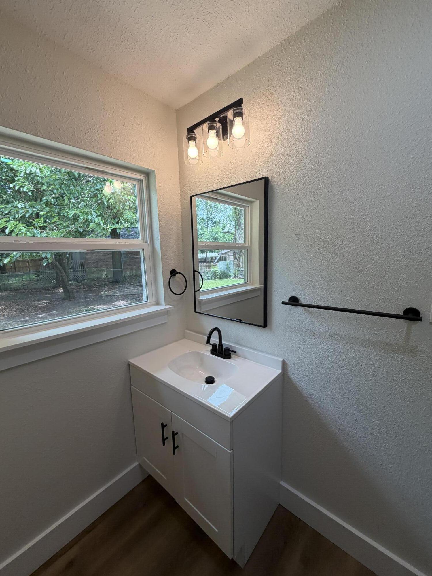 197 W North Avenue Crestview FL 32536