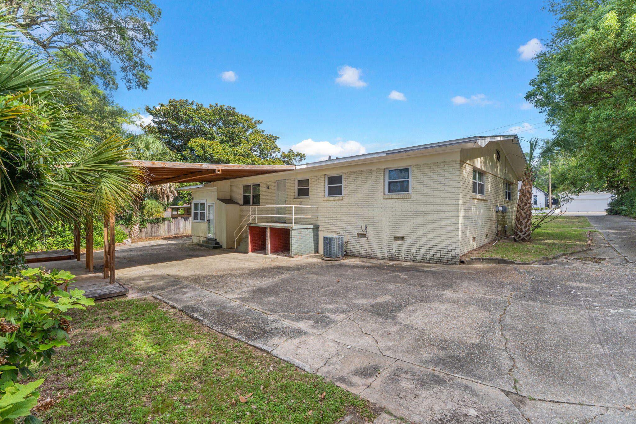 1910 E Cervantes Street Pensacola FL 32501