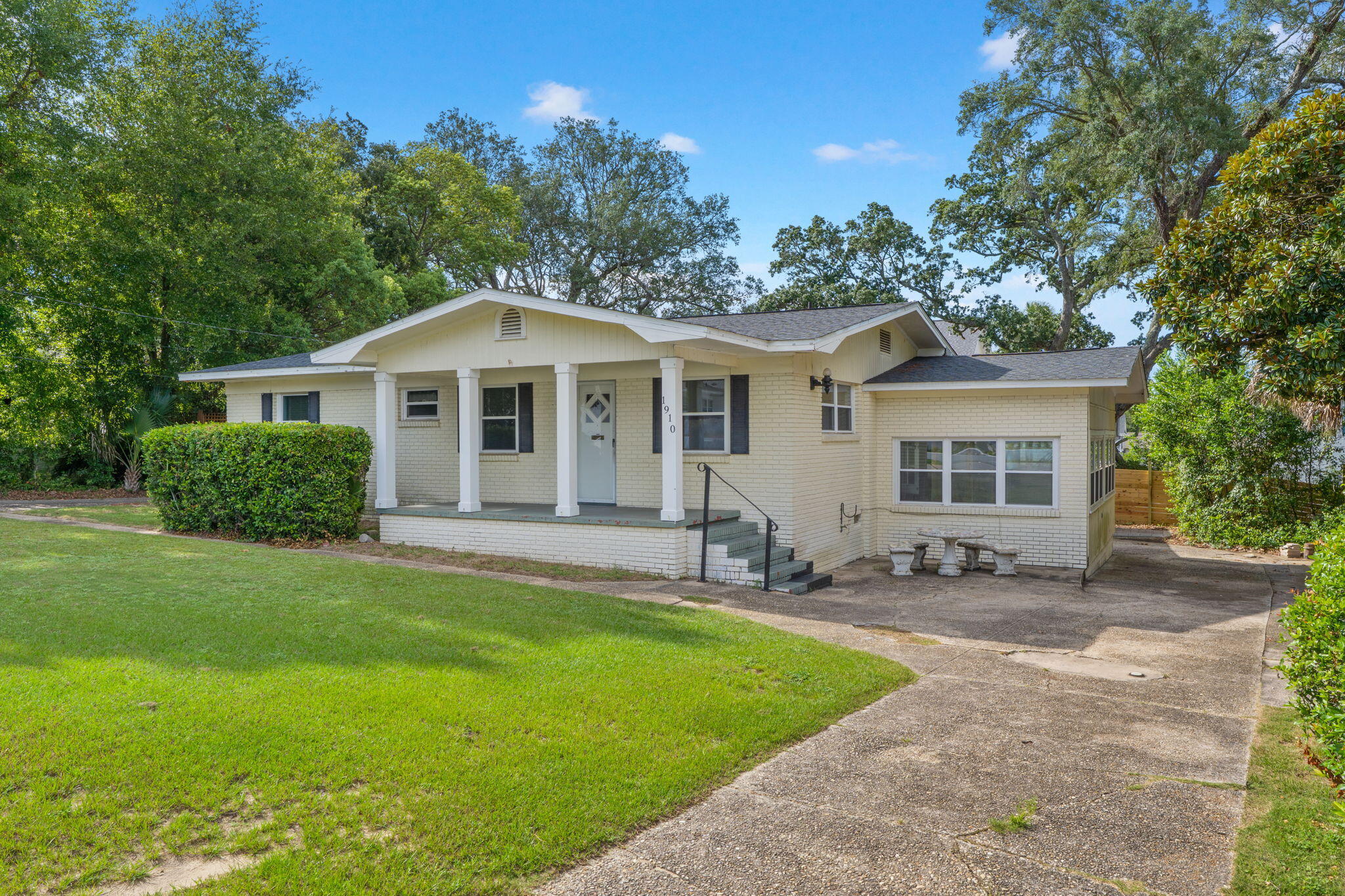 1910 E Cervantes Street Pensacola FL 32501