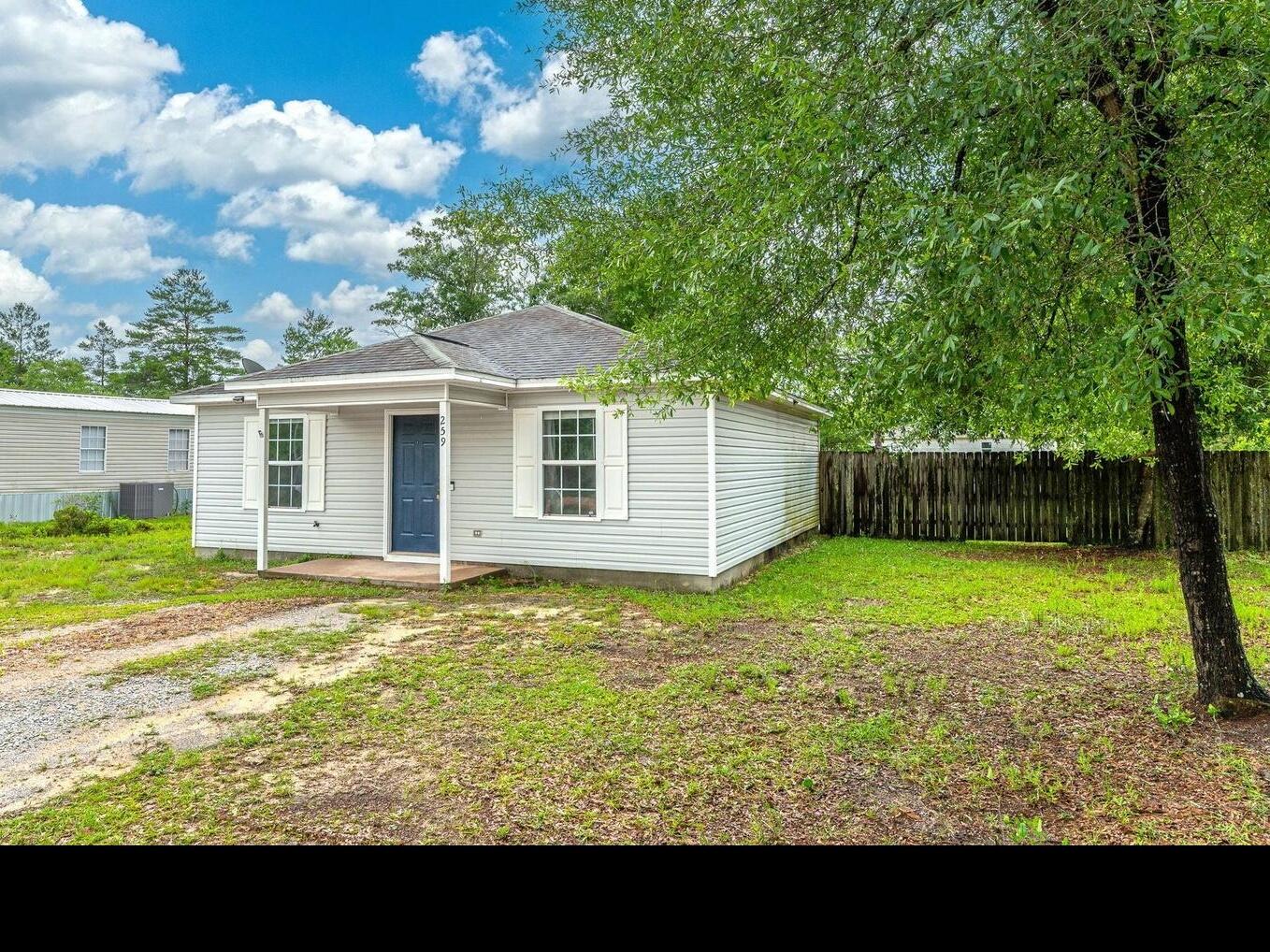 259 W Cypress Avenue Defuniak Springs FL 32433