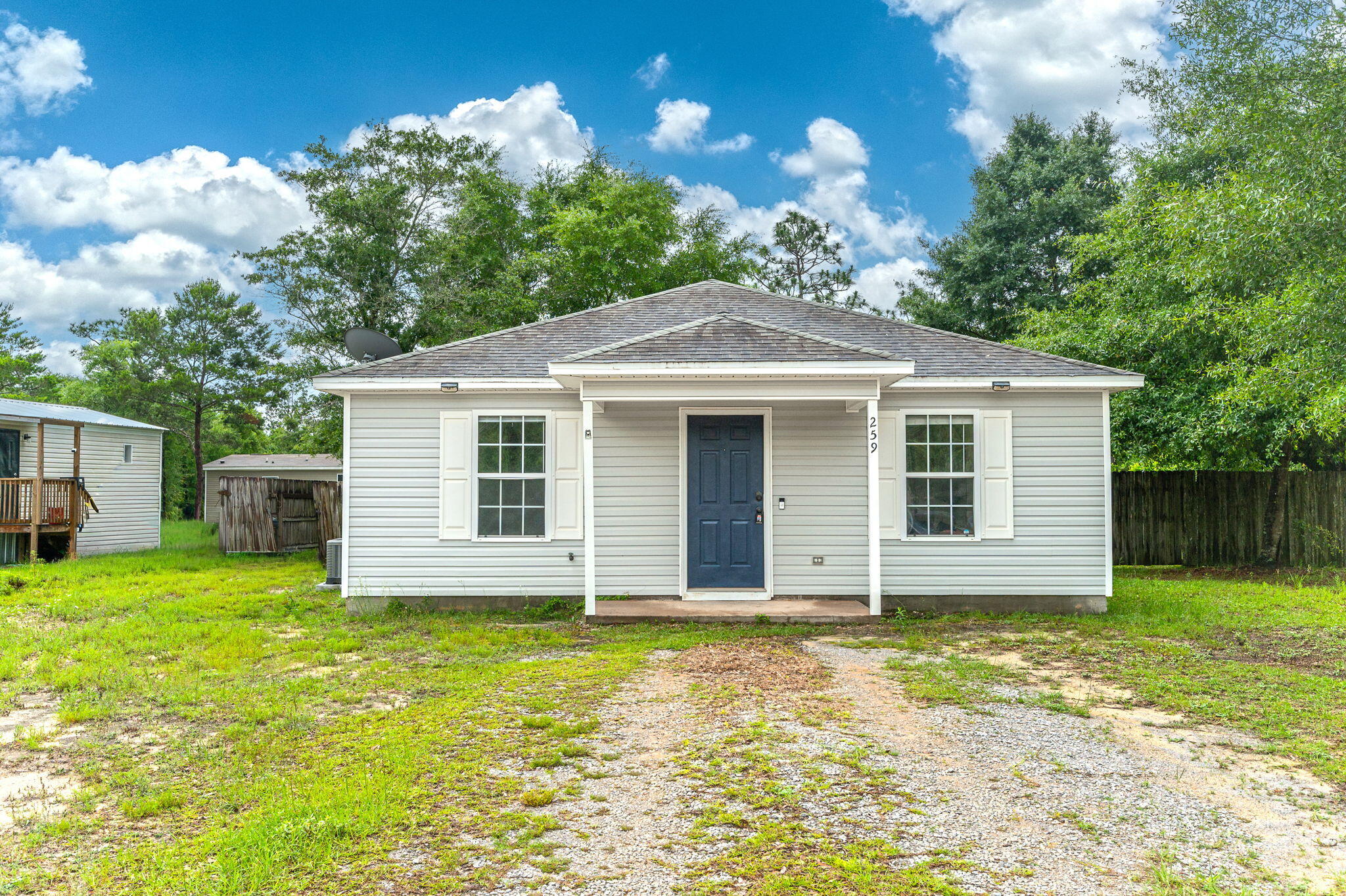 259 W Cypress Avenue Defuniak Springs FL 32433