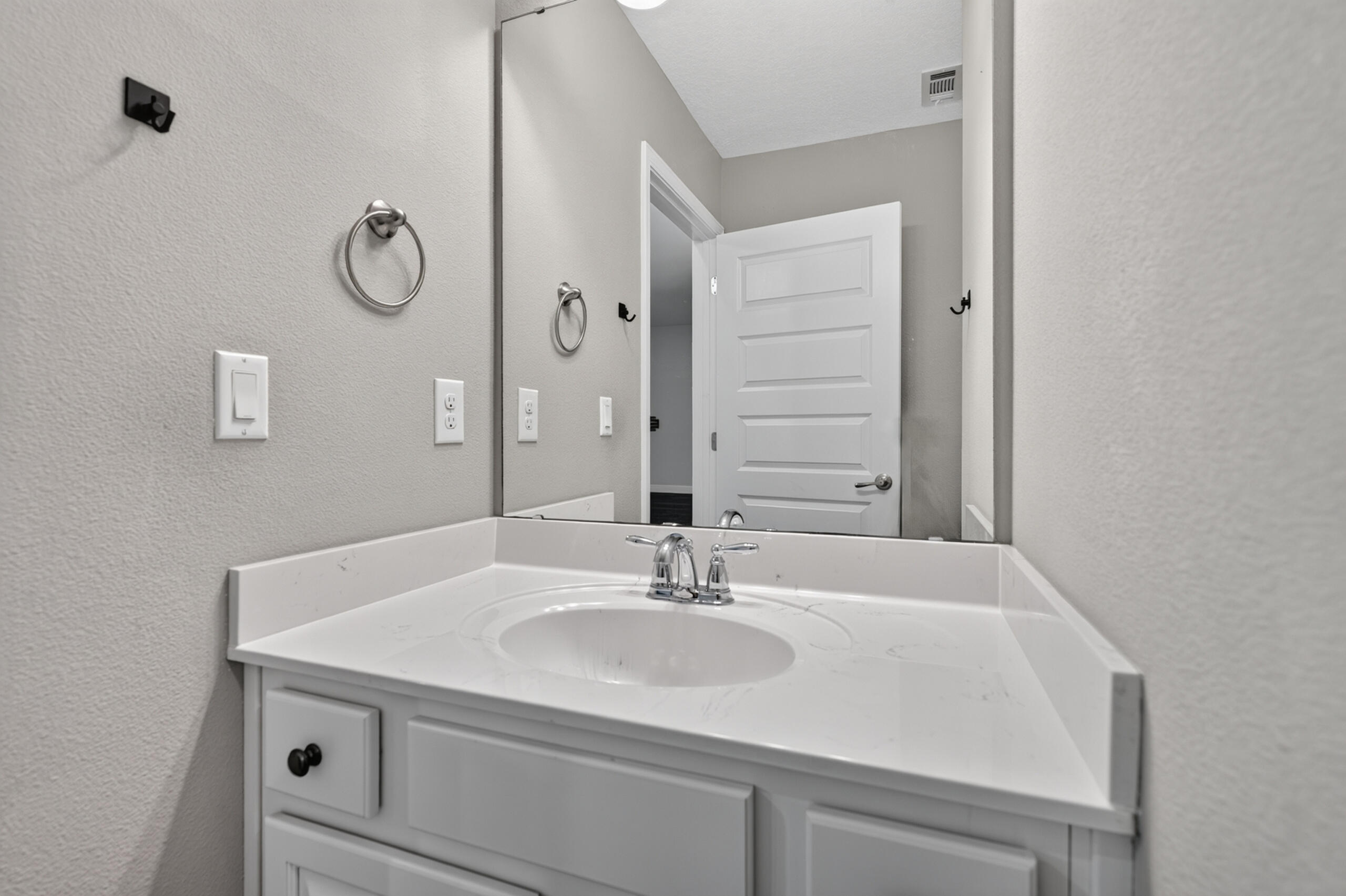 9150 Ridge Drive Navarre FL 32566