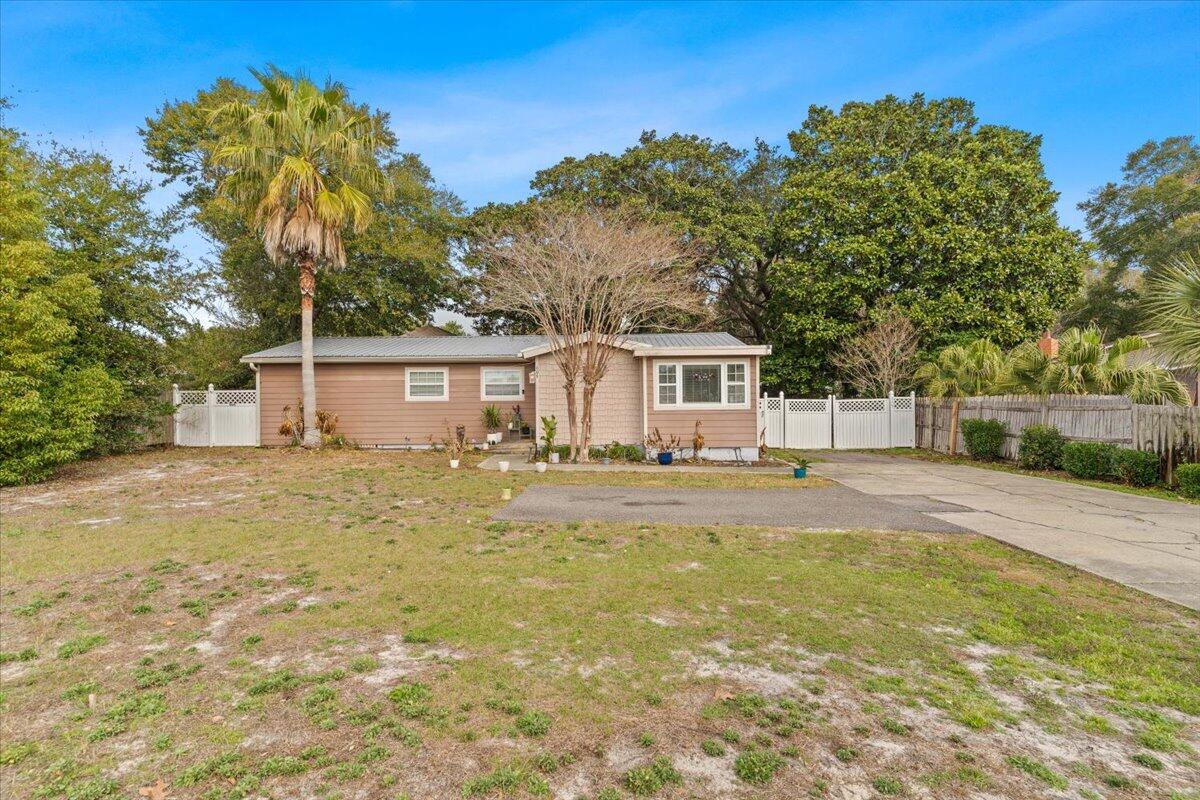 609 Kelly Street Destin FL 32541
