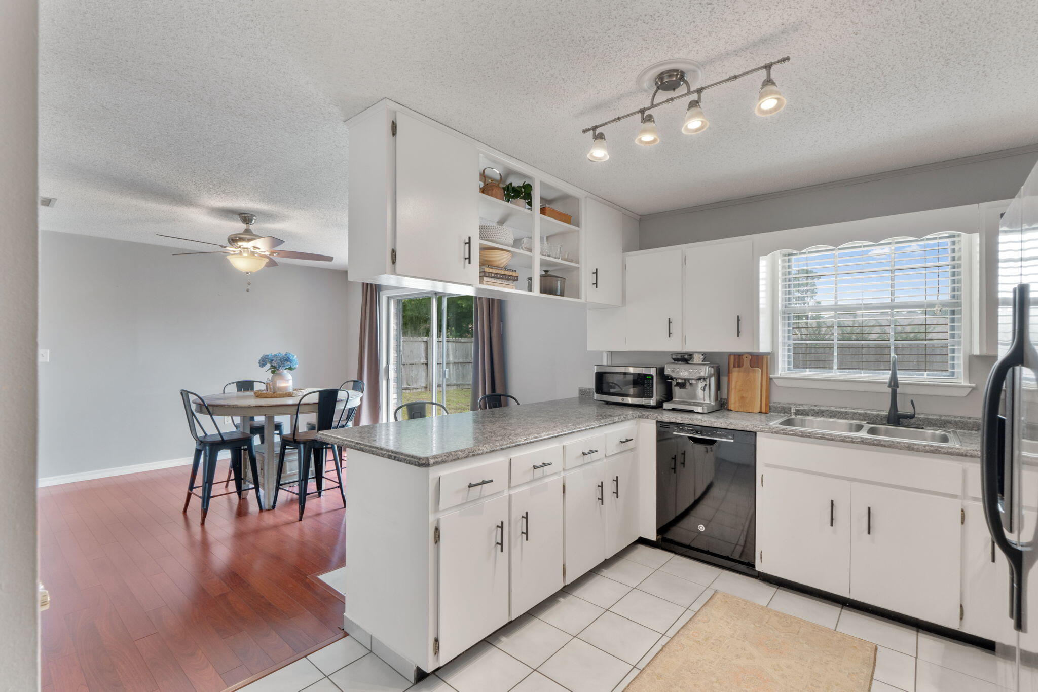 5 Lakeview Drive Mary Esther FL 32569