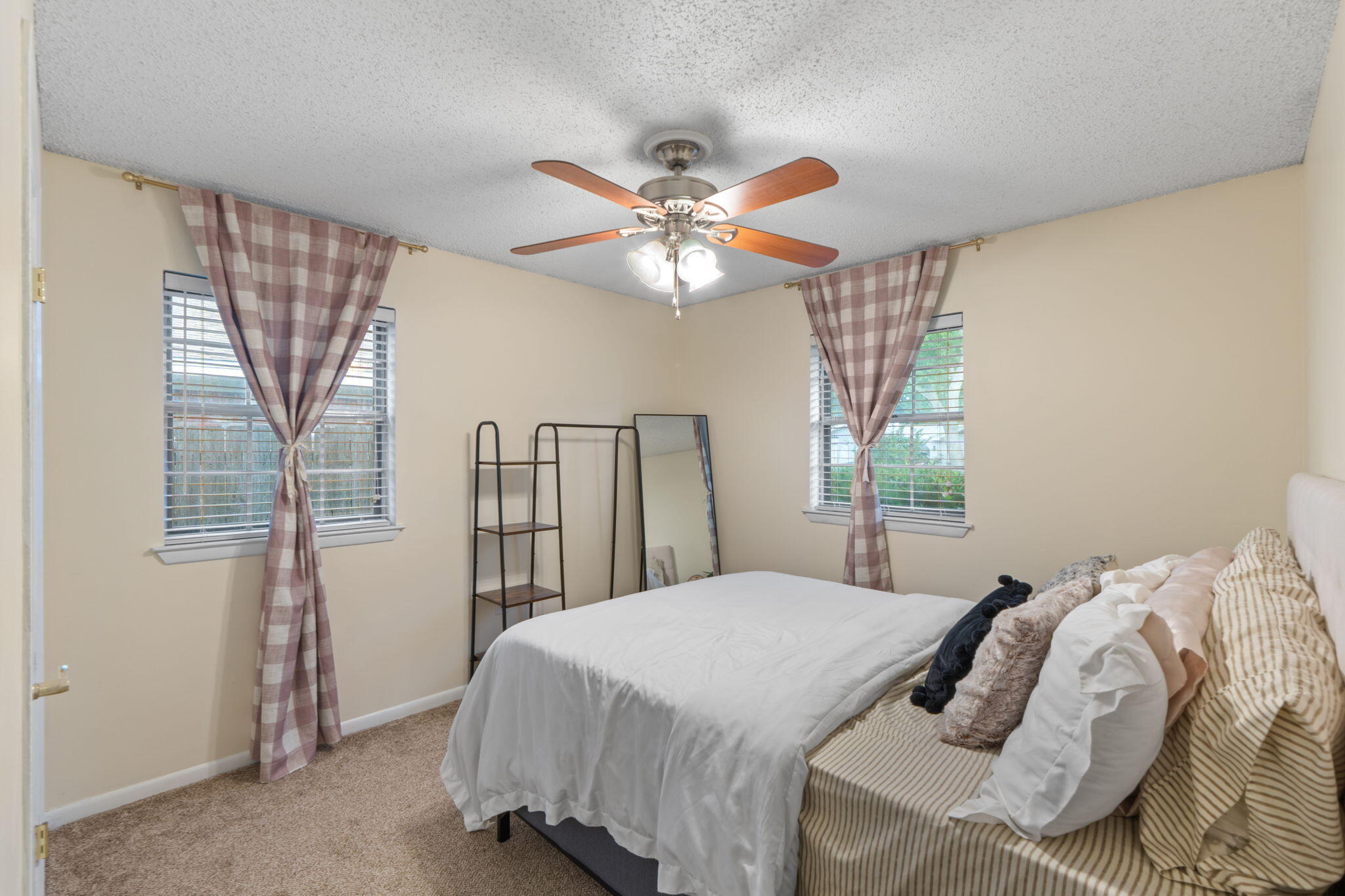 5 Lakeview Drive Mary Esther FL 32569