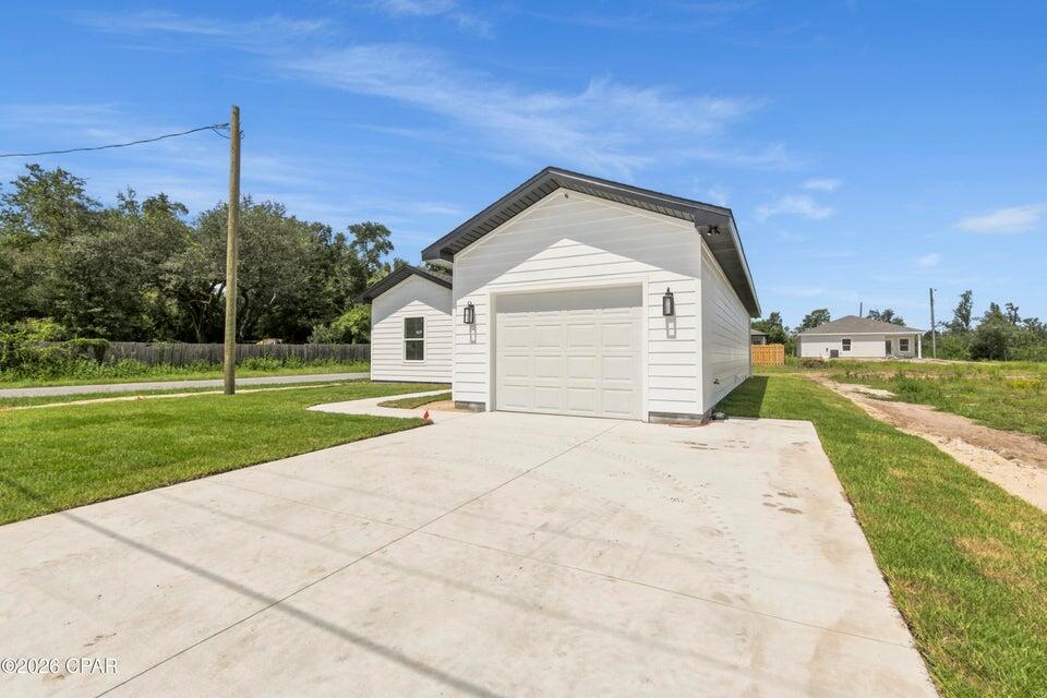 4911 Oak Avenue Youngstown FL 32466