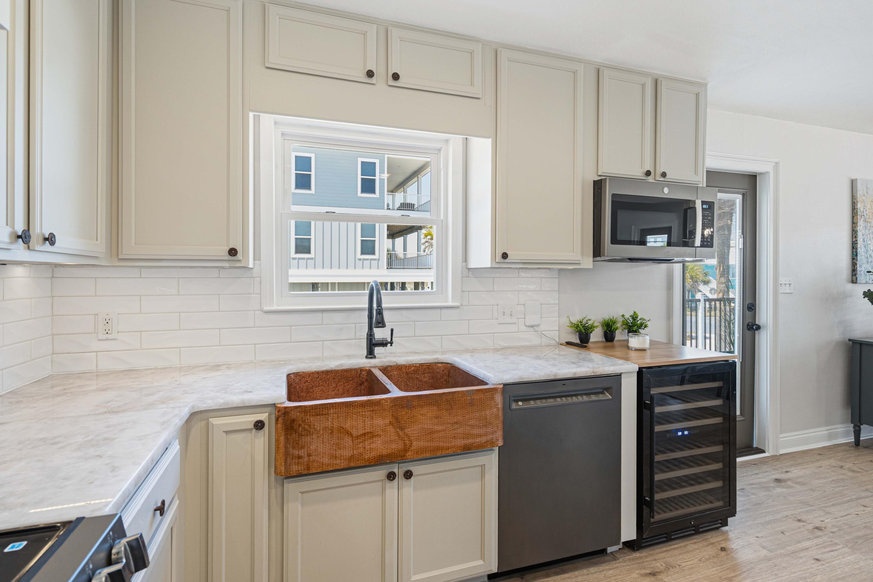 8147 White Sands Boulevard Navarre FL 32566