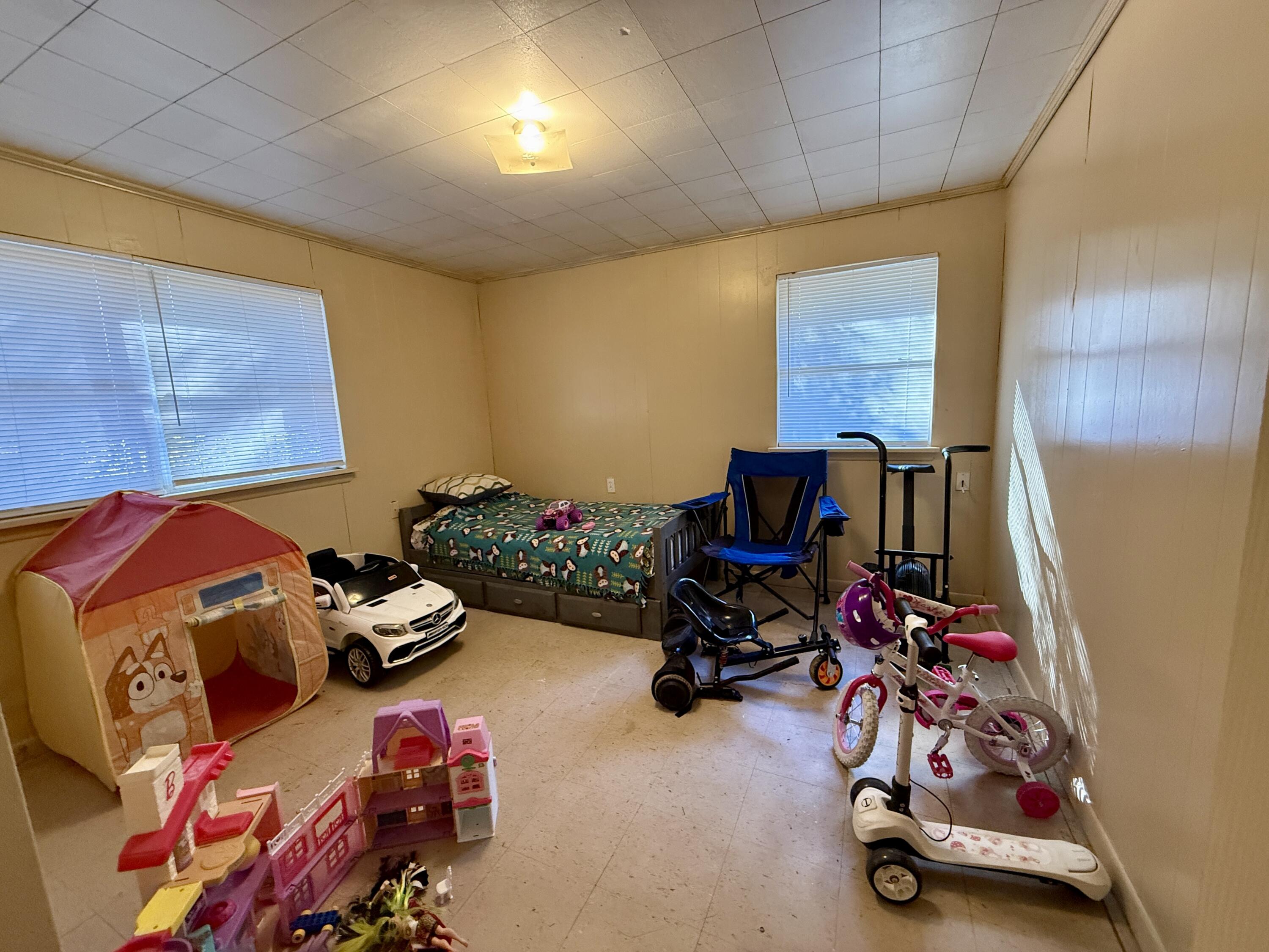454 E Burdick Avenue Defuniak Springs FL 32433