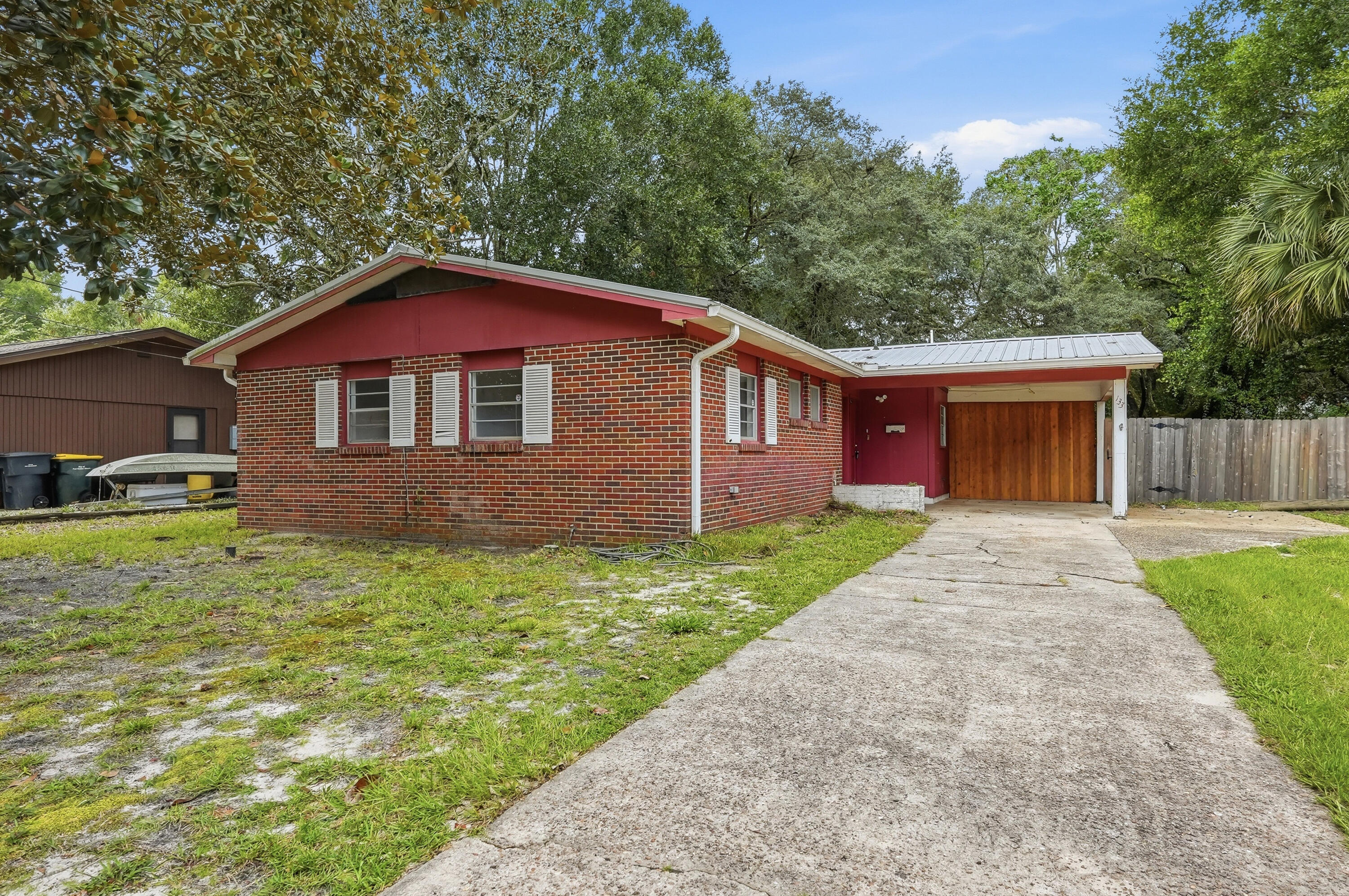 Fort Walton Beach FL, 133 NW Robinwood Drive
