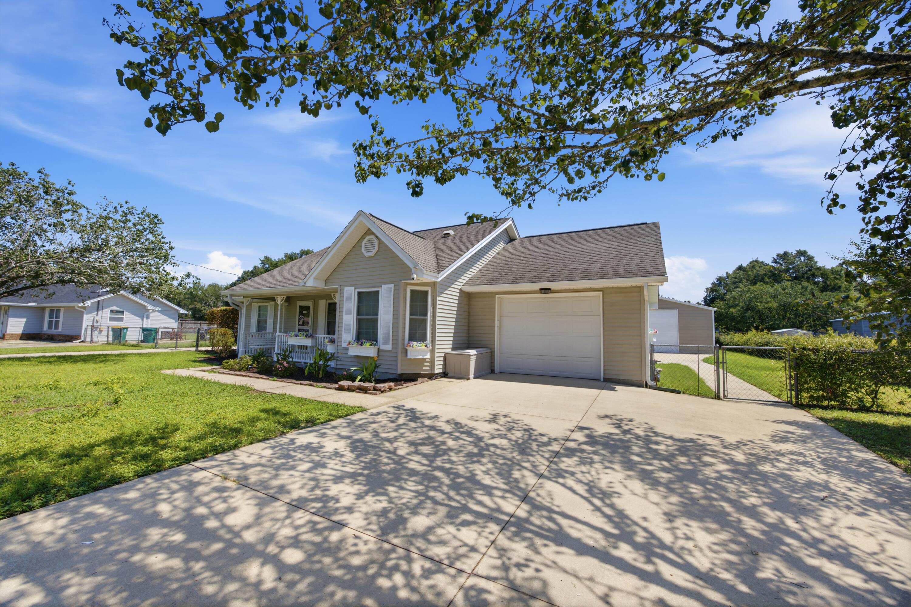 220 W Walker Circle Crestview FL 32539