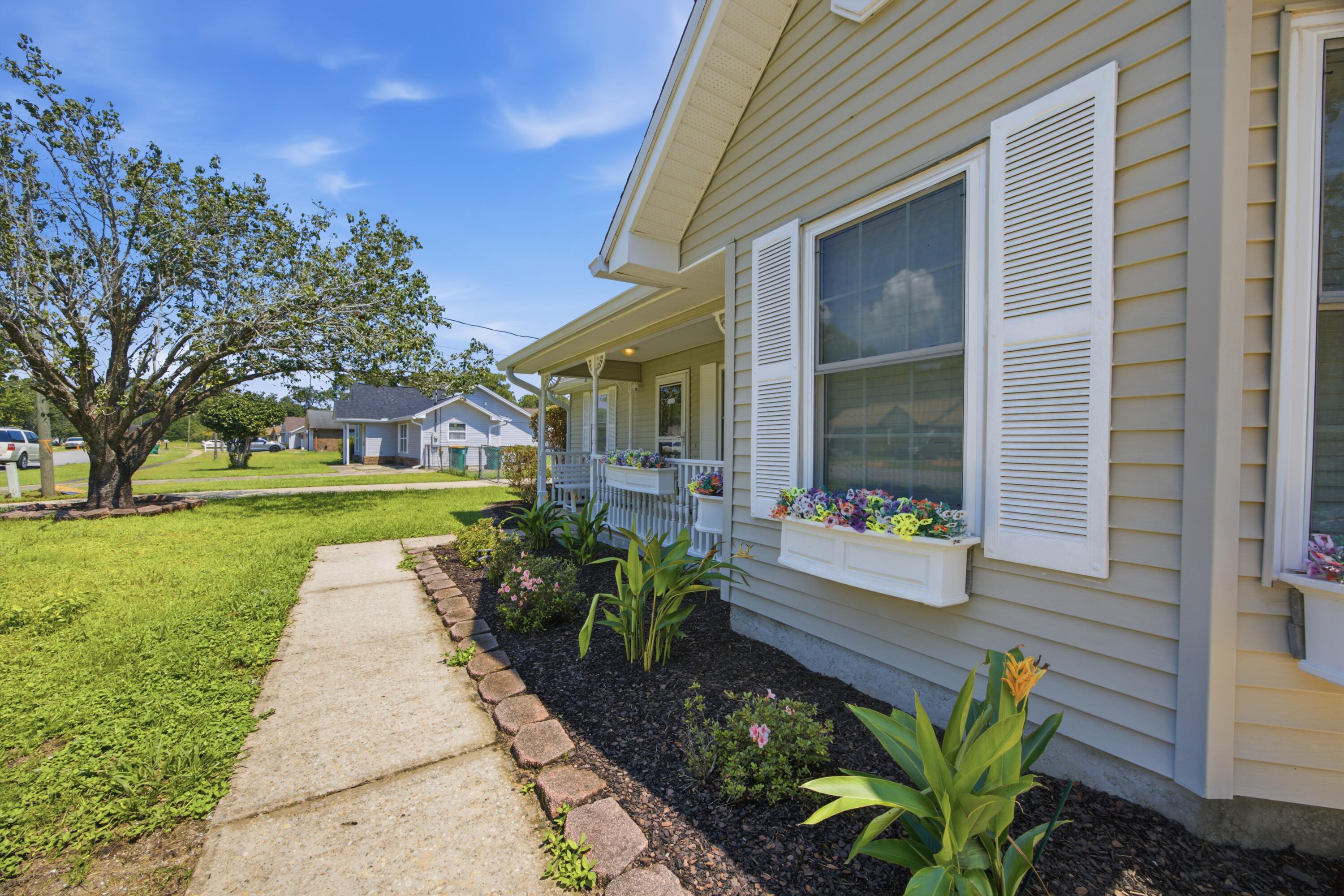 220 W Walker Circle Crestview FL 32539