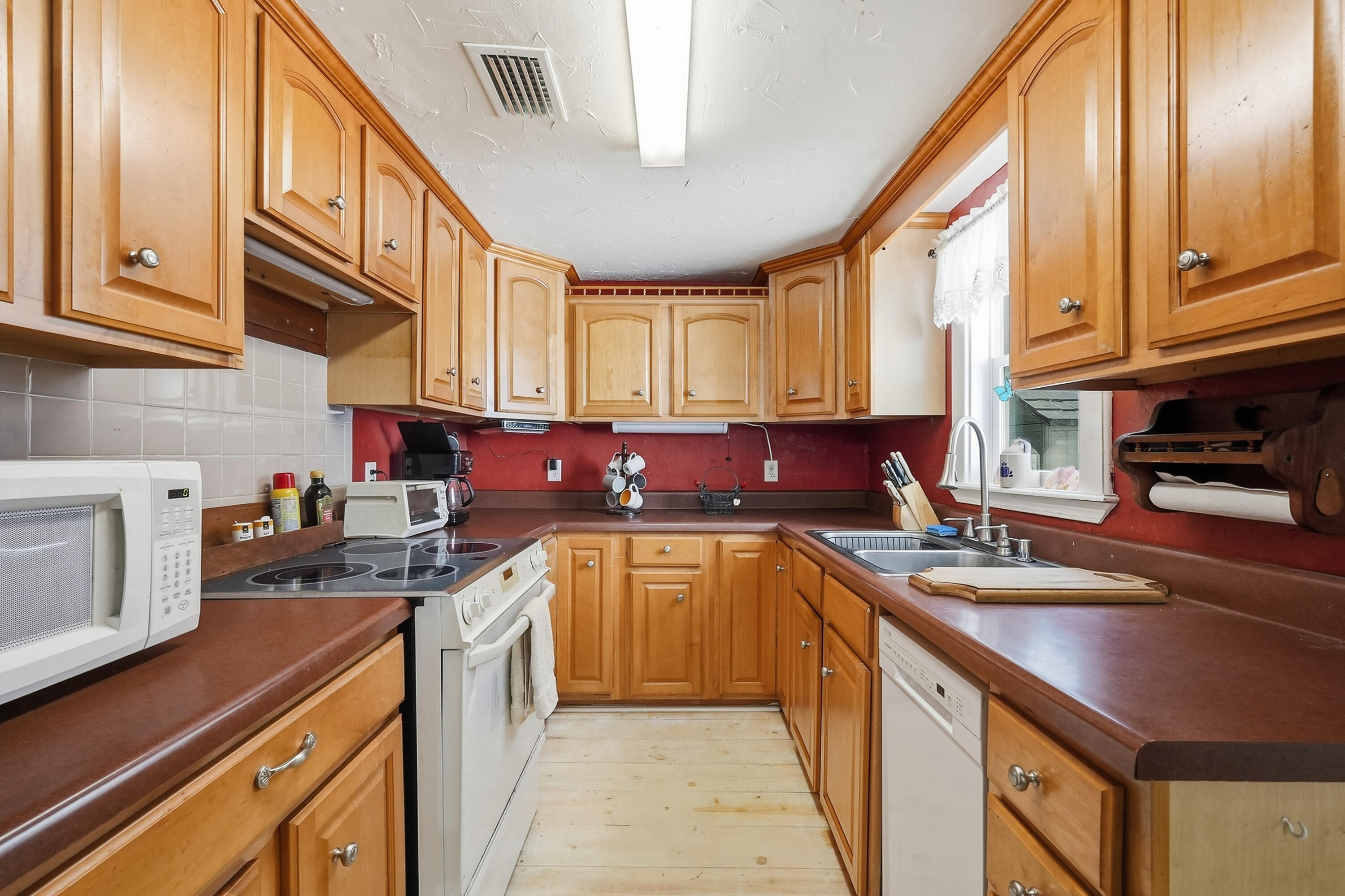 2098 S County Highway 183 Defuniak Springs FL 32435