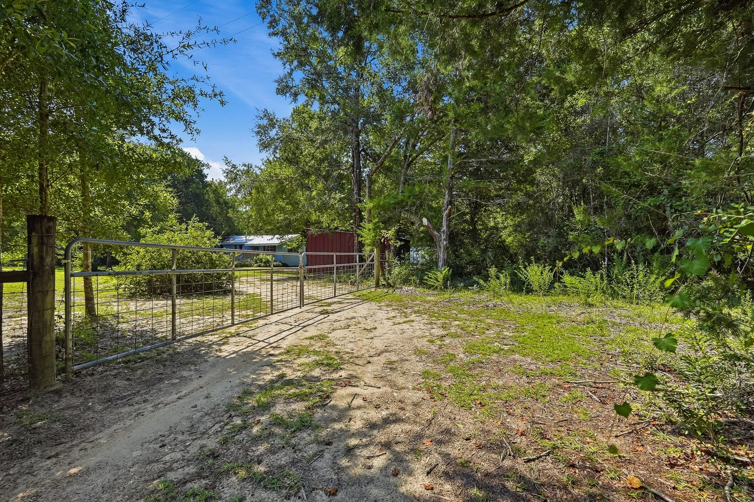 2098 S County Highway 183 Defuniak Springs FL 32435