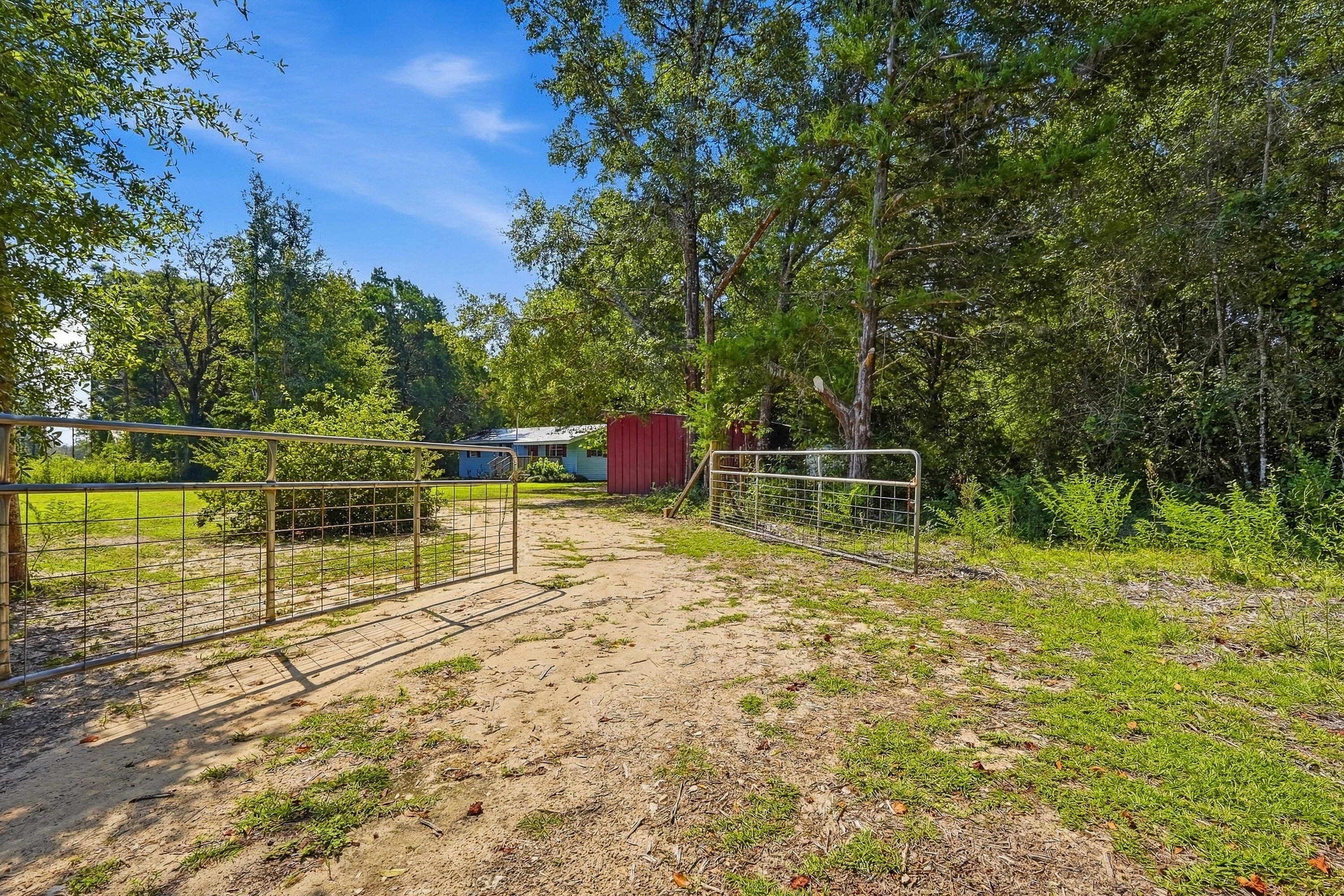 2098 S County Highway 183 Defuniak Springs FL 32435