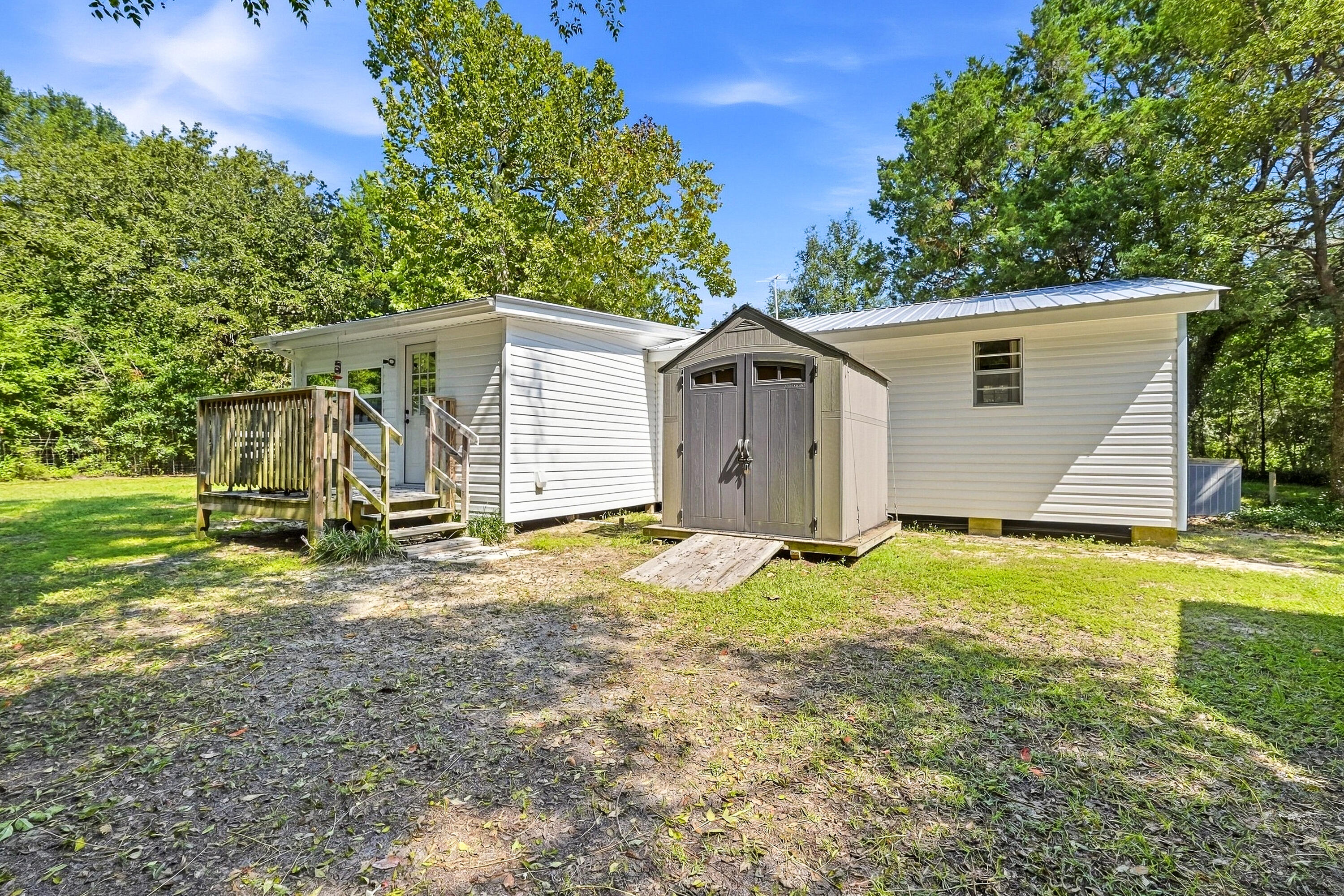 2098 S County Highway 183 Defuniak Springs FL 32435