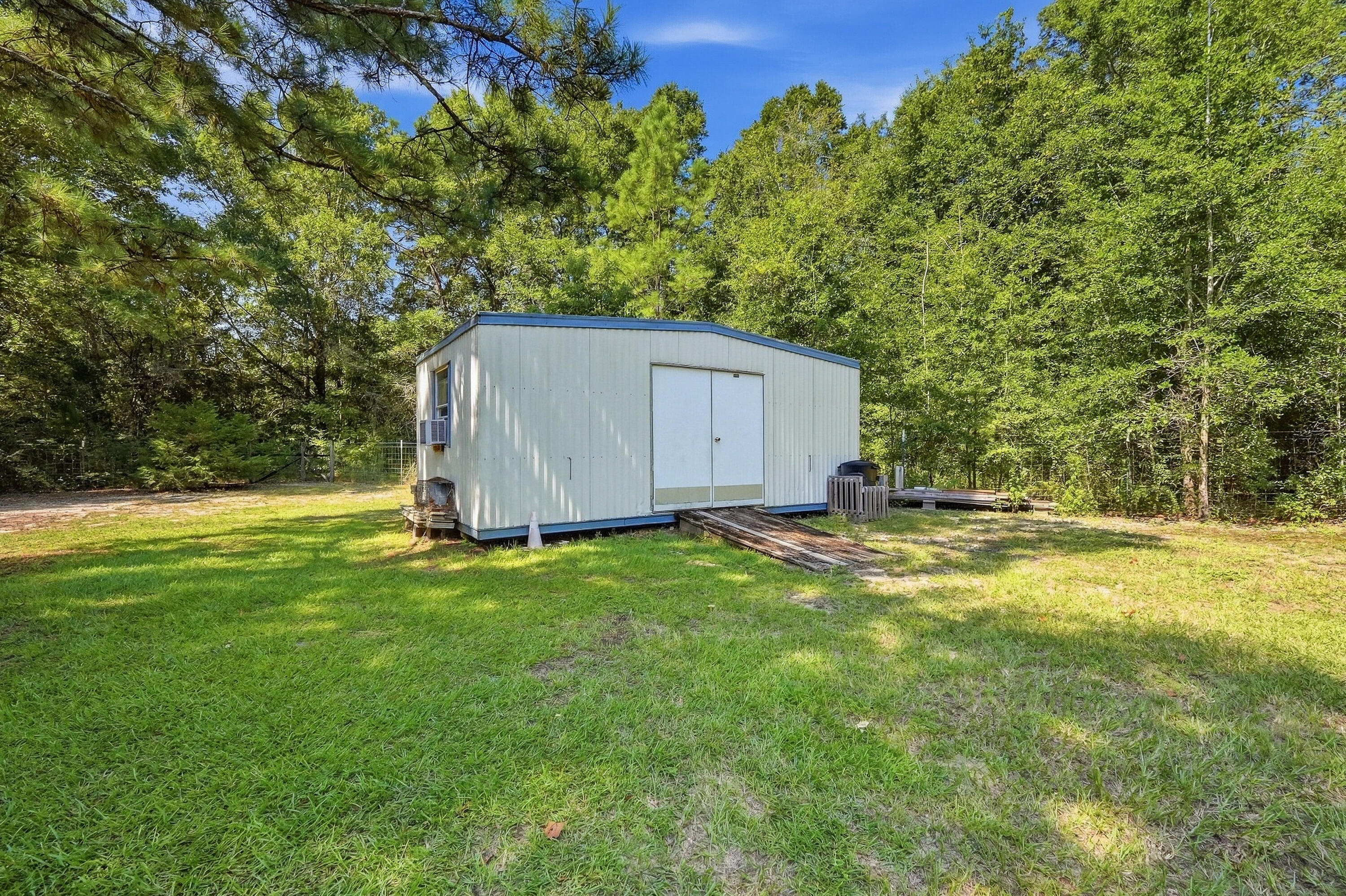 2098 S County Highway 183 Defuniak Springs FL 32435