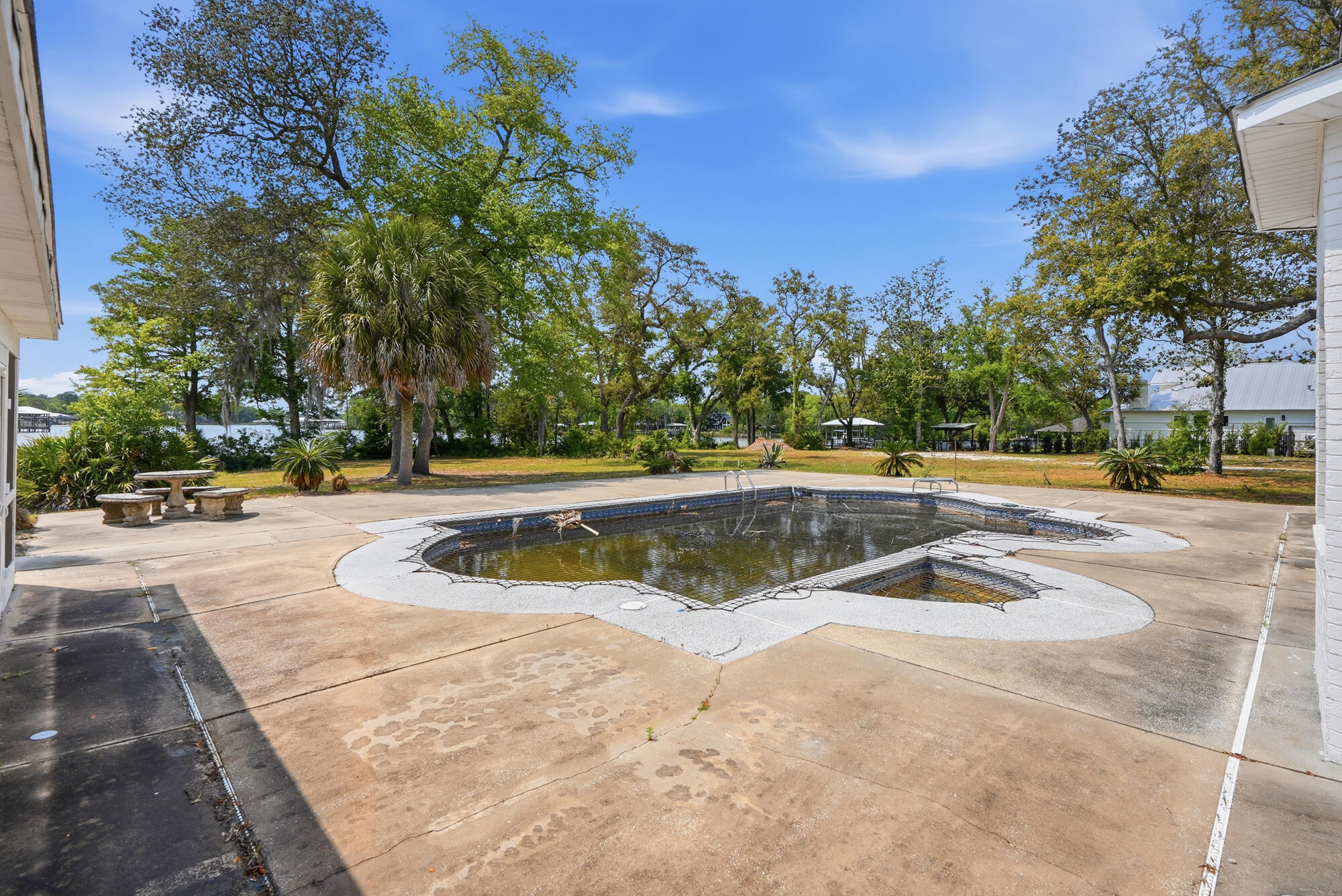 680 Mallet Bayou Road Freeport FL 32439