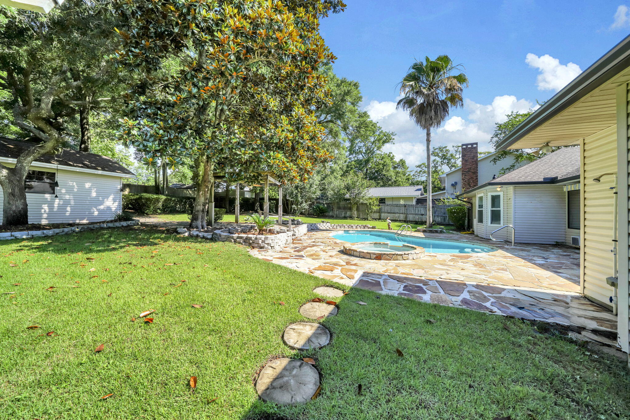 2319 Canal Drive Niceville FL 32578
