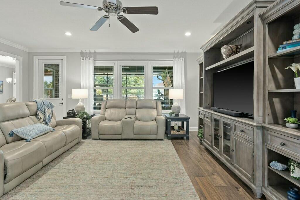 208 Meadow Lake Drive Freeport FL 32439