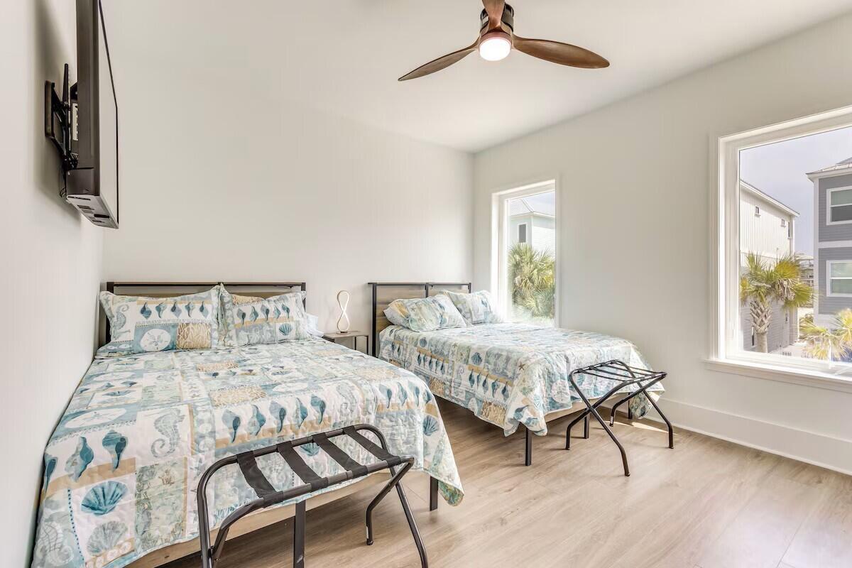 7349 Grand Navarre Bldv Boulevard Navarre FL 32566