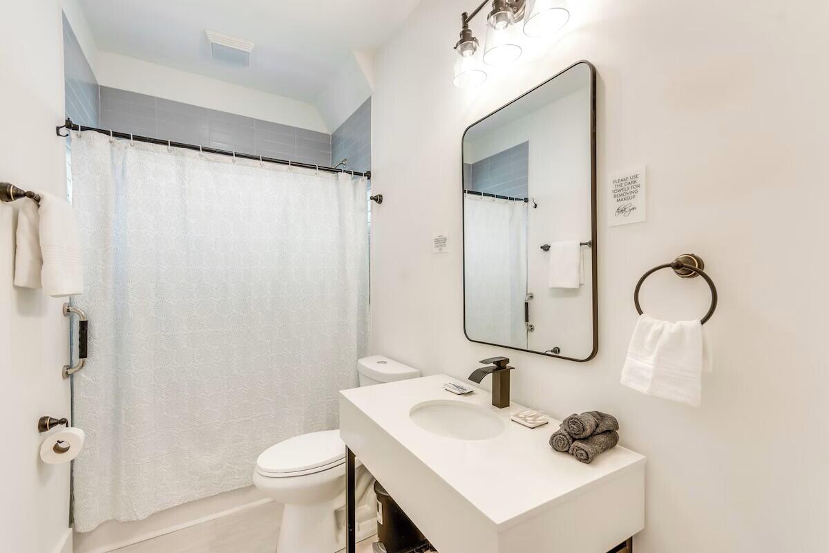 7349 Grand Navarre Bldv Boulevard Navarre FL 32566