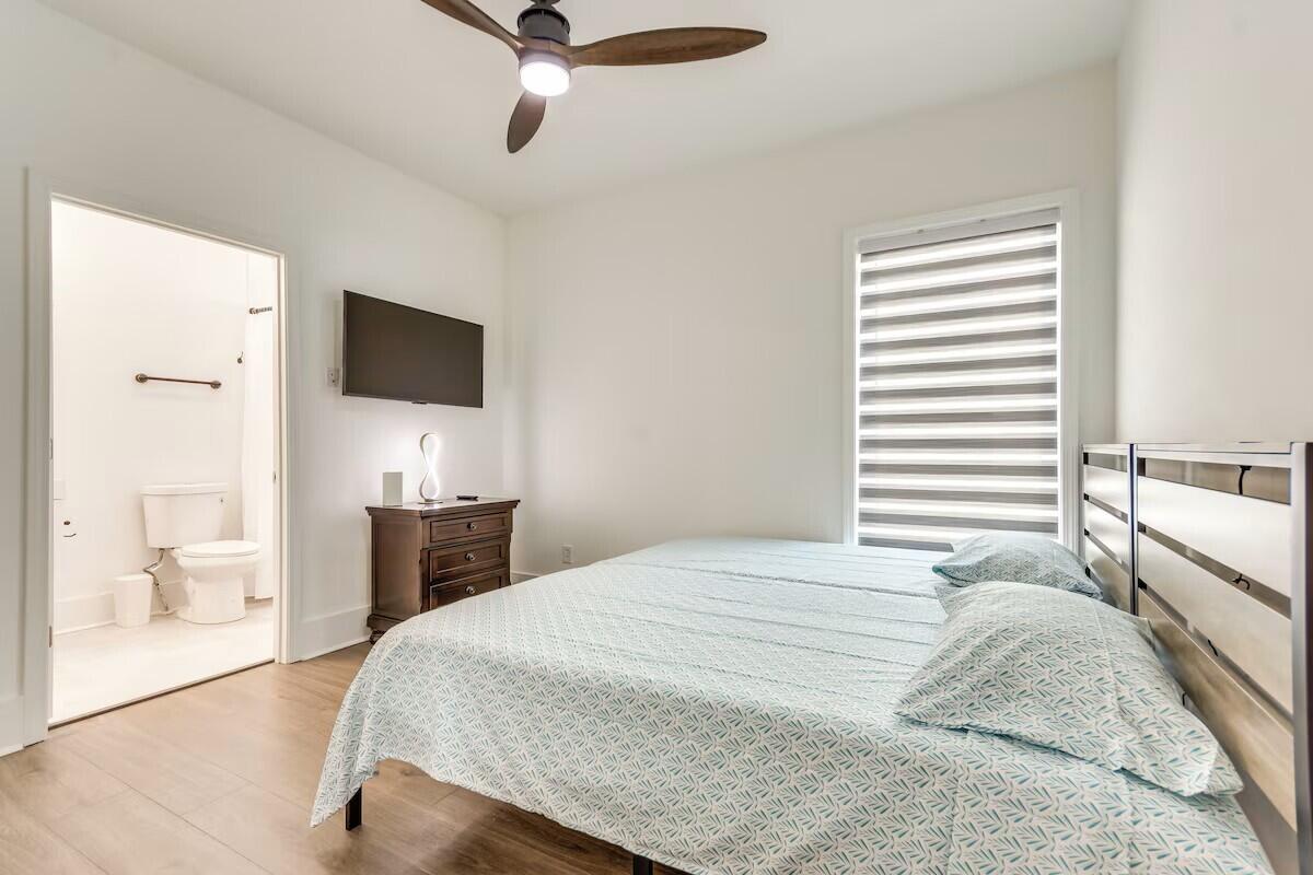 7349 Grand Navarre Bldv Boulevard Navarre FL 32566