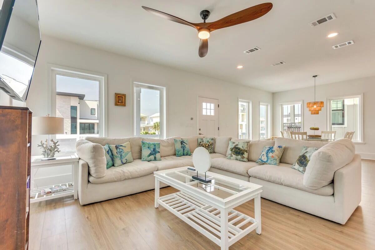 7349 Grand Navarre Bldv Boulevard Navarre FL 32566