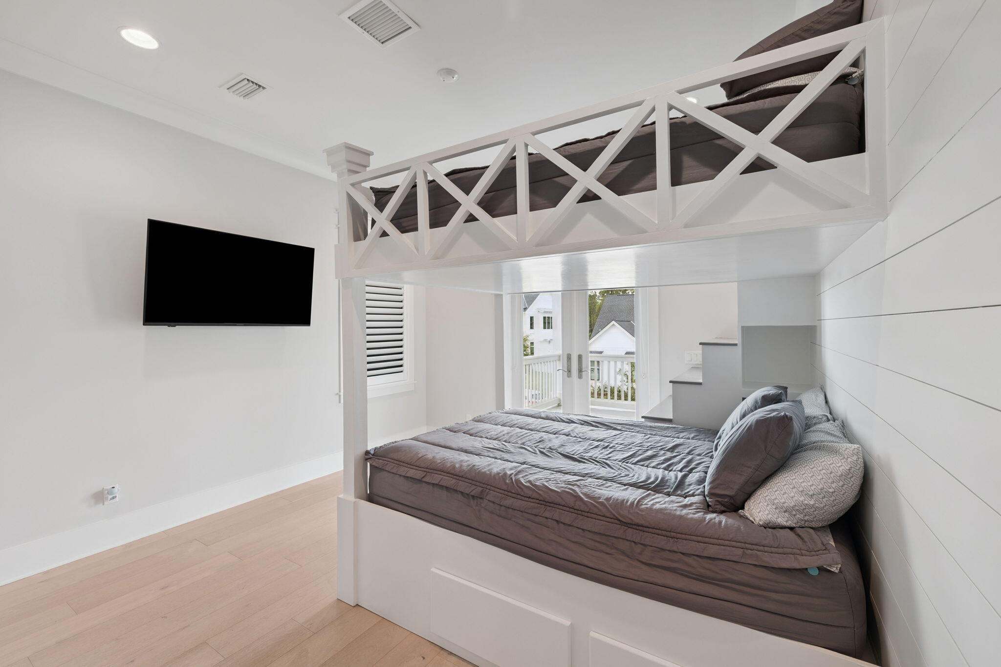 121 Needle Cast Lane Inlet Beach FL 32461