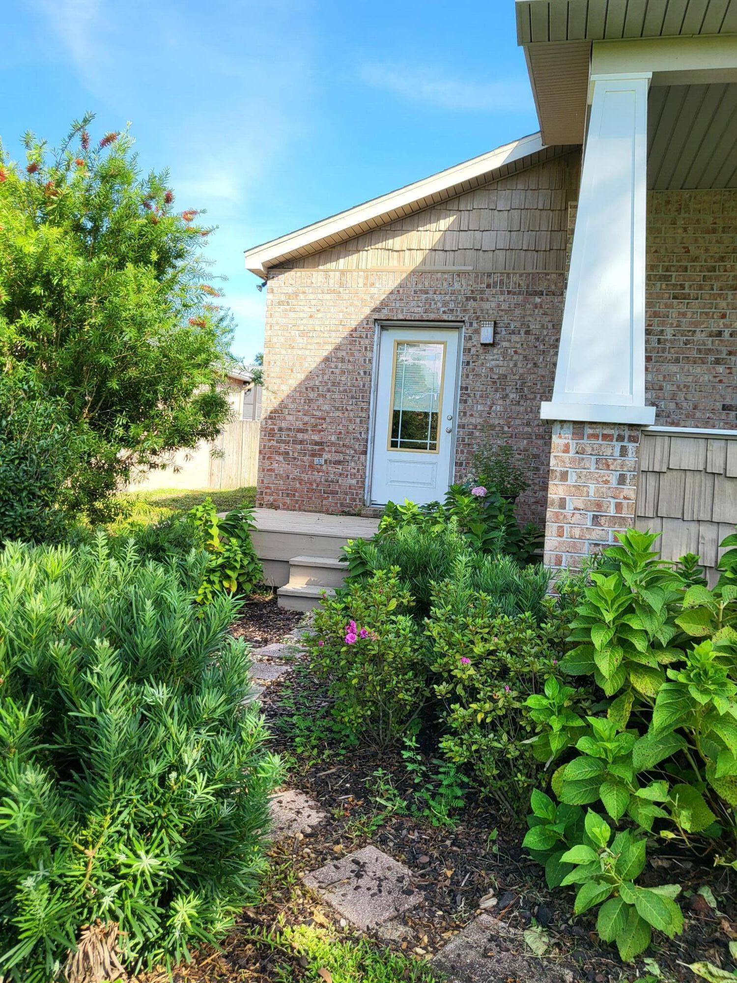 16 Shalimar Drive Shalimar FL 32579