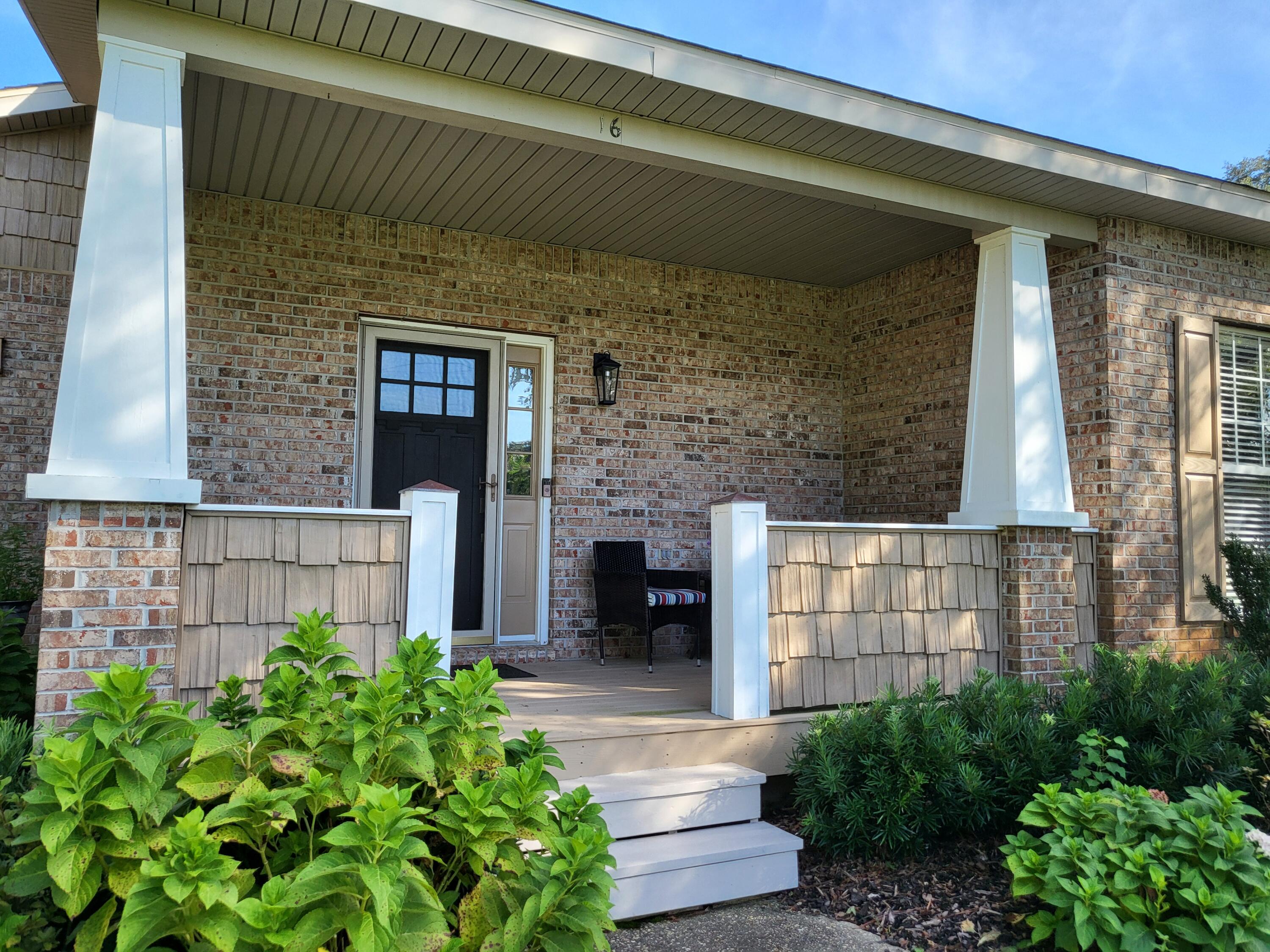16 Shalimar Drive Shalimar FL 32579