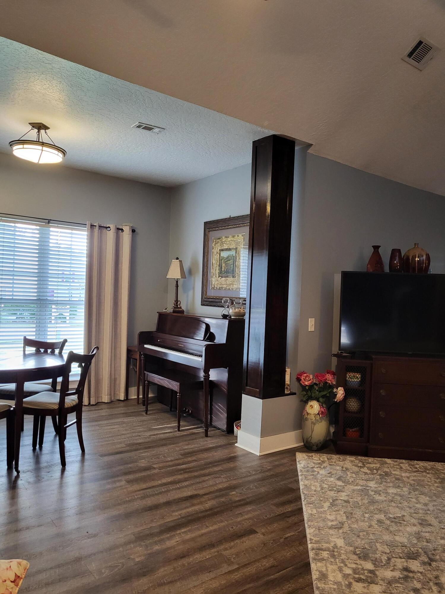 16 Shalimar Drive Shalimar FL 32579