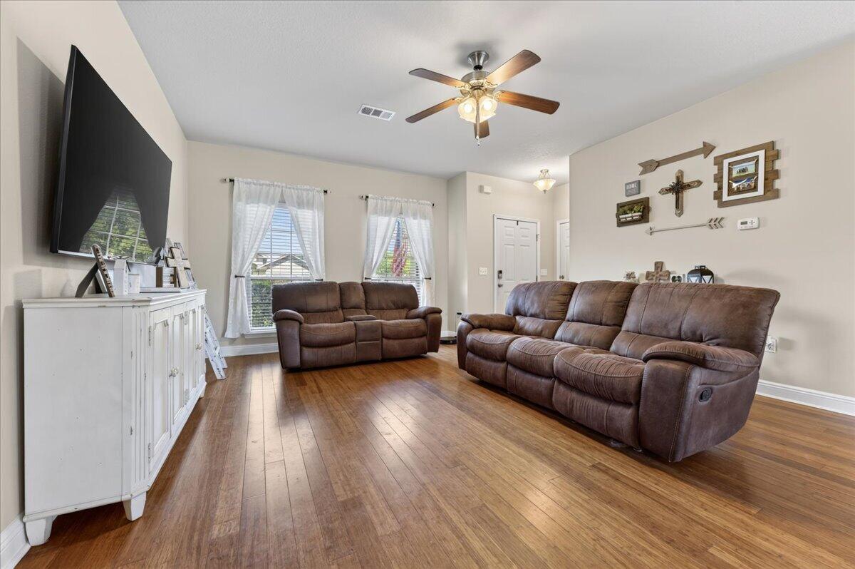 1819 Waterford Sound Boulevard Gulf Breeze FL 32563