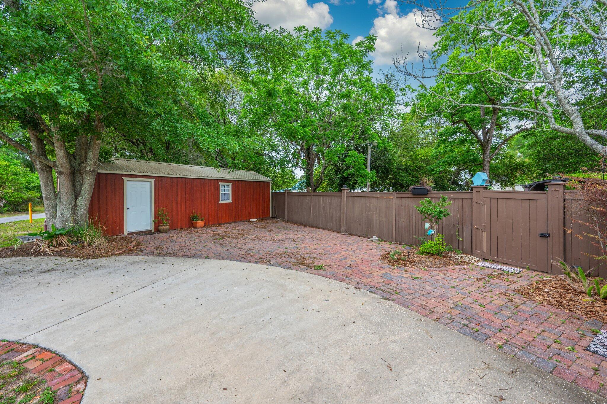 54 Plateau Avenue Defuniak Springs FL 32435