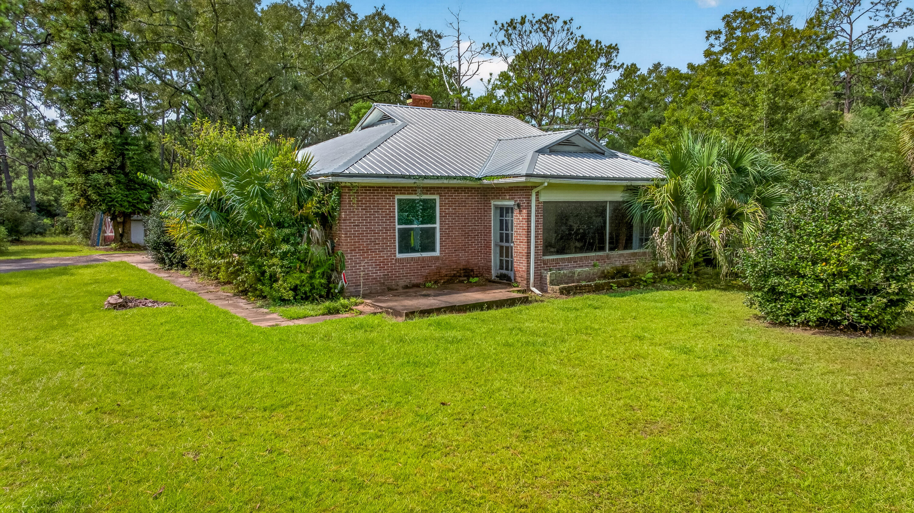 1694 Co Hwy 280a Defuniak Springs FL 32435