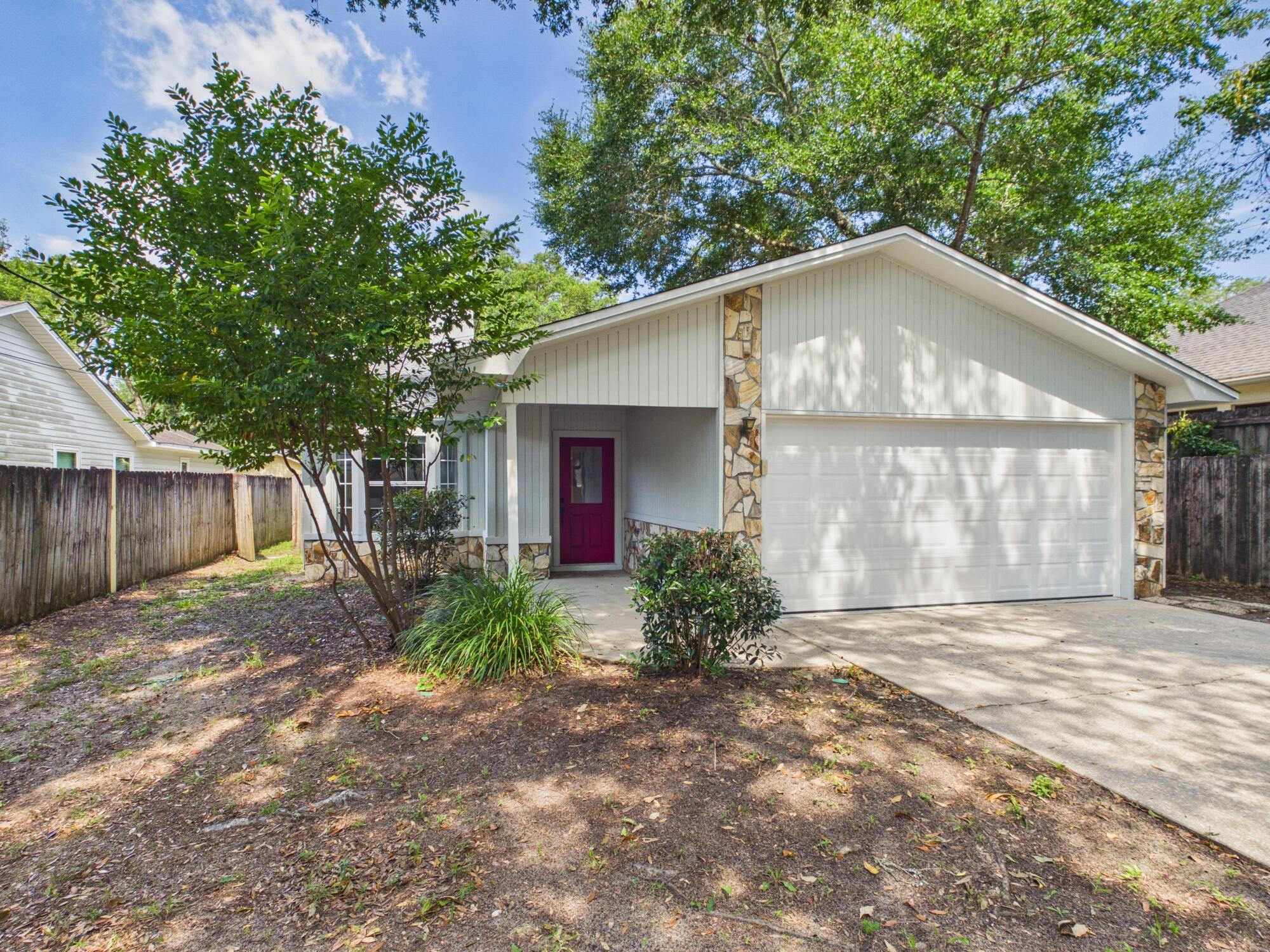 Niceville FL, 1920 Redwood Avenue