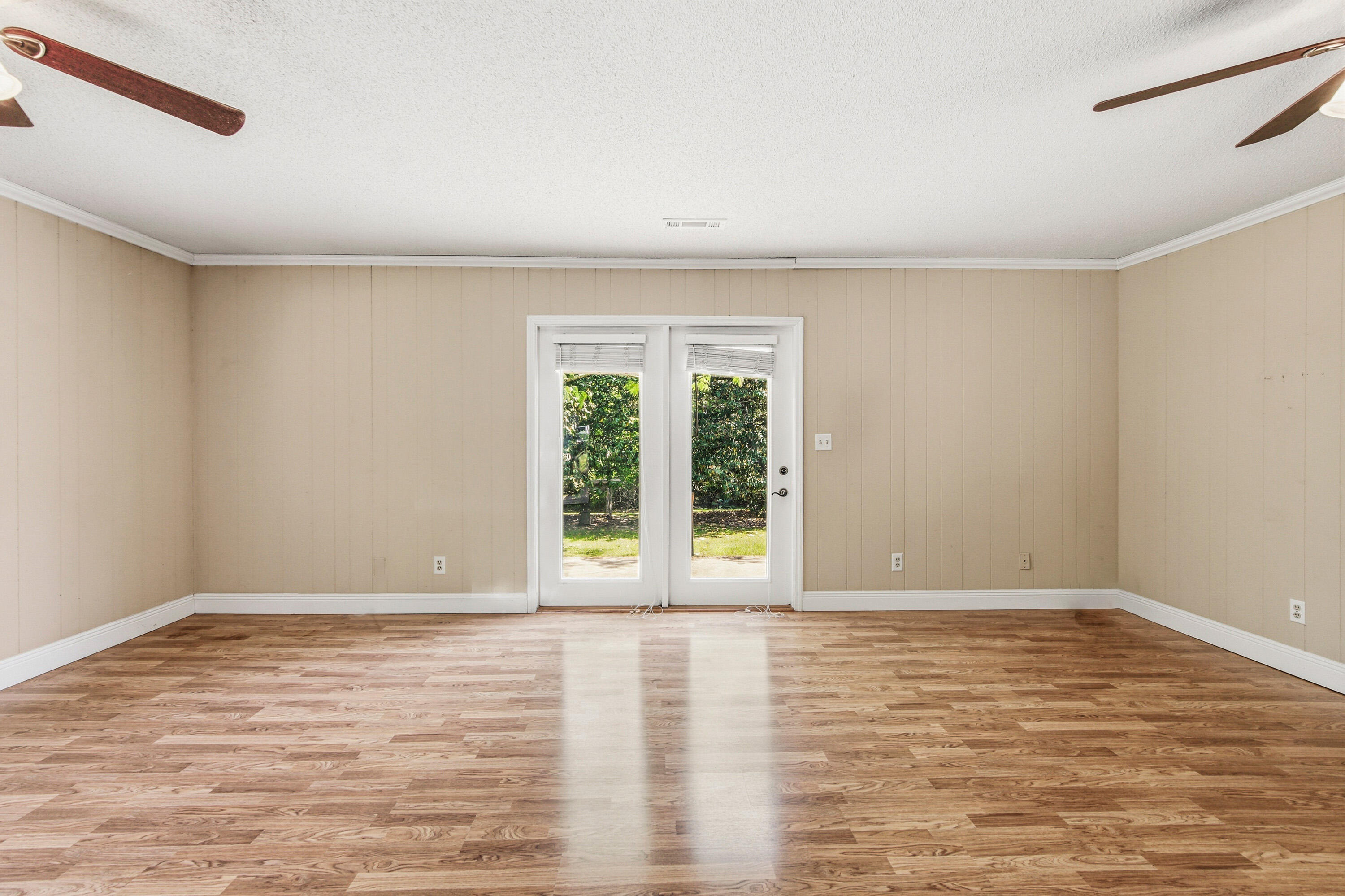 1186 Pine Forest Road Chipley FL 32428