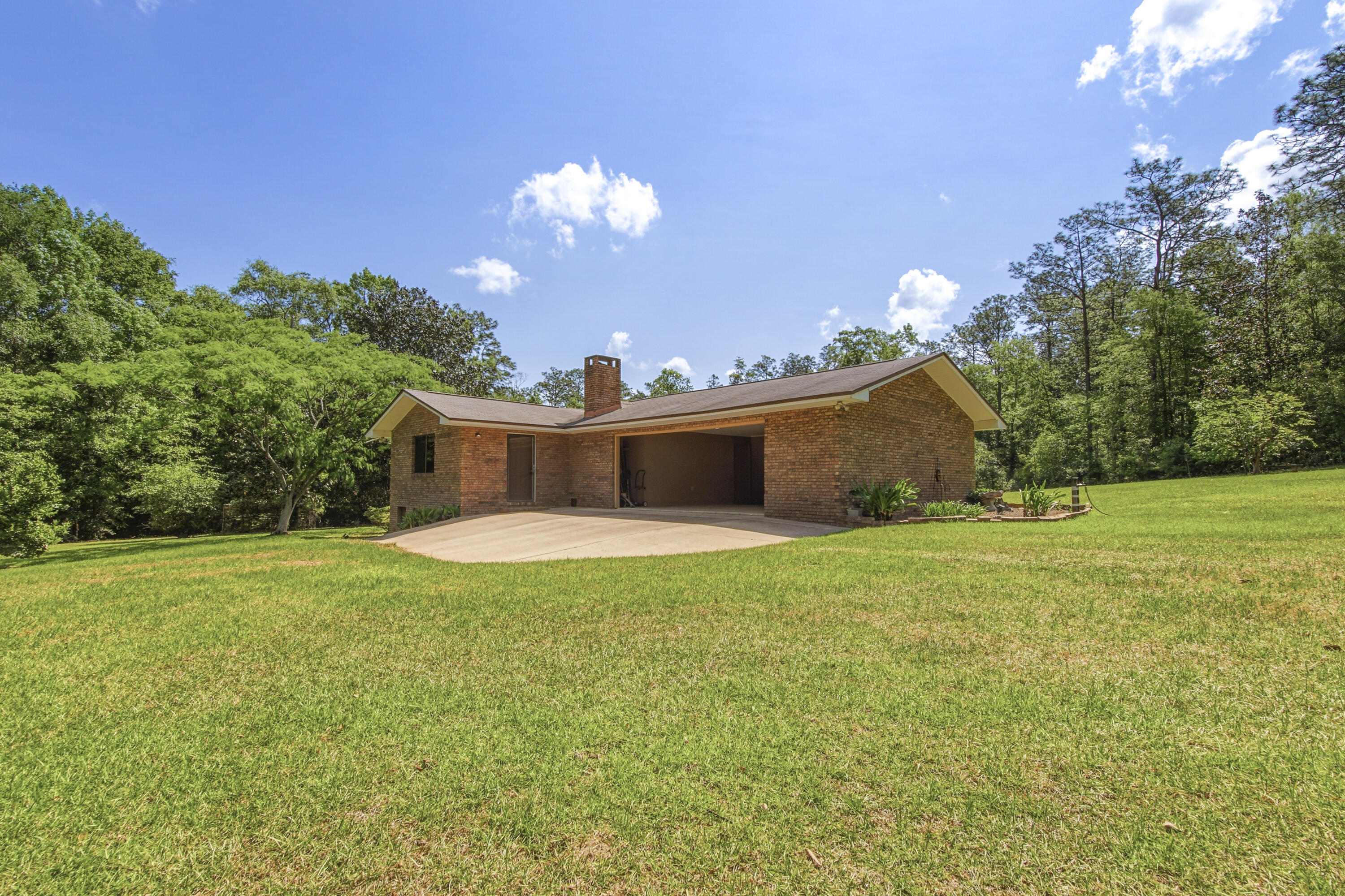 1186 Pine Forest Road Chipley FL 32428