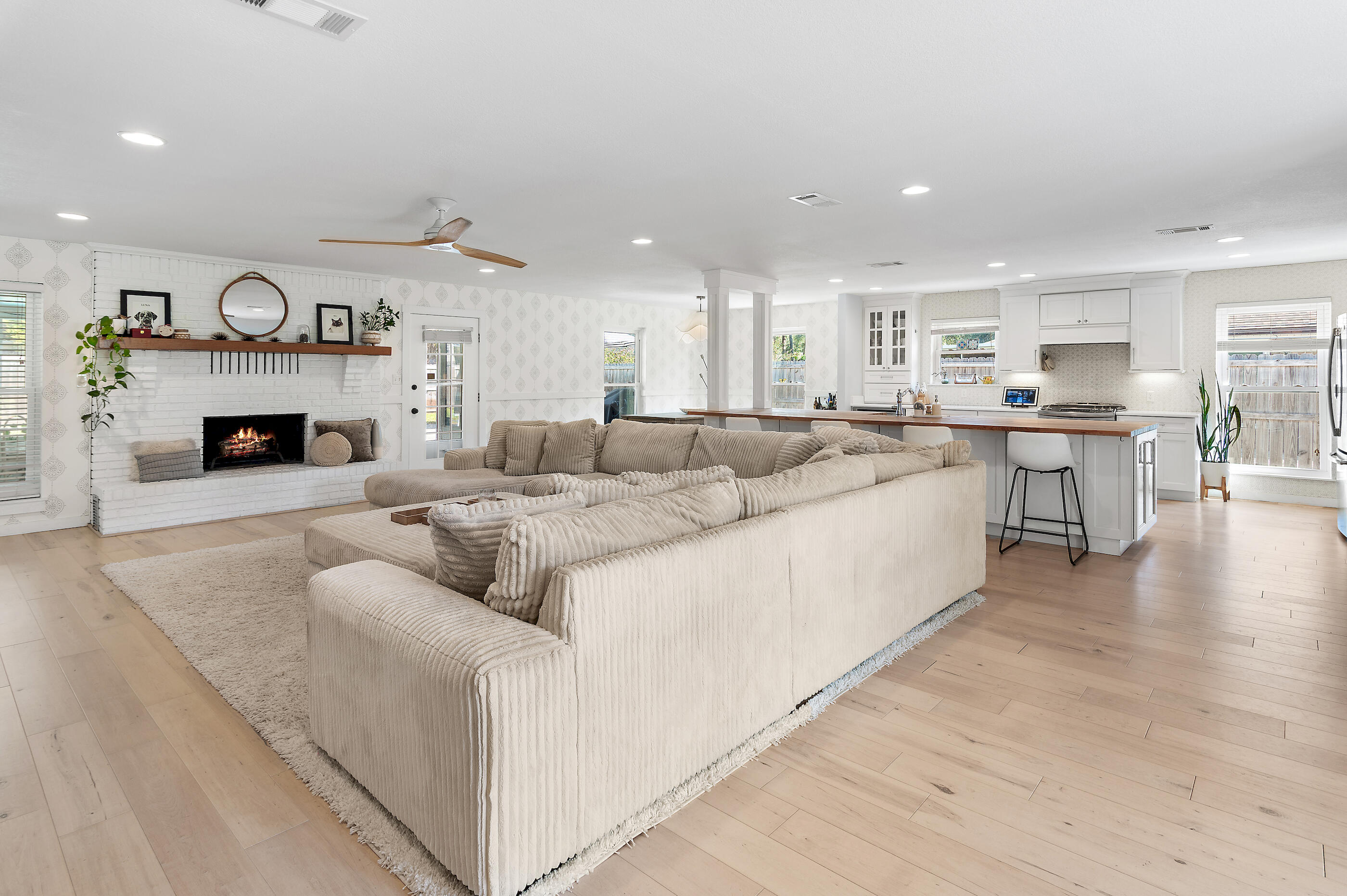 84 W Country Club Drive Destin FL 32541