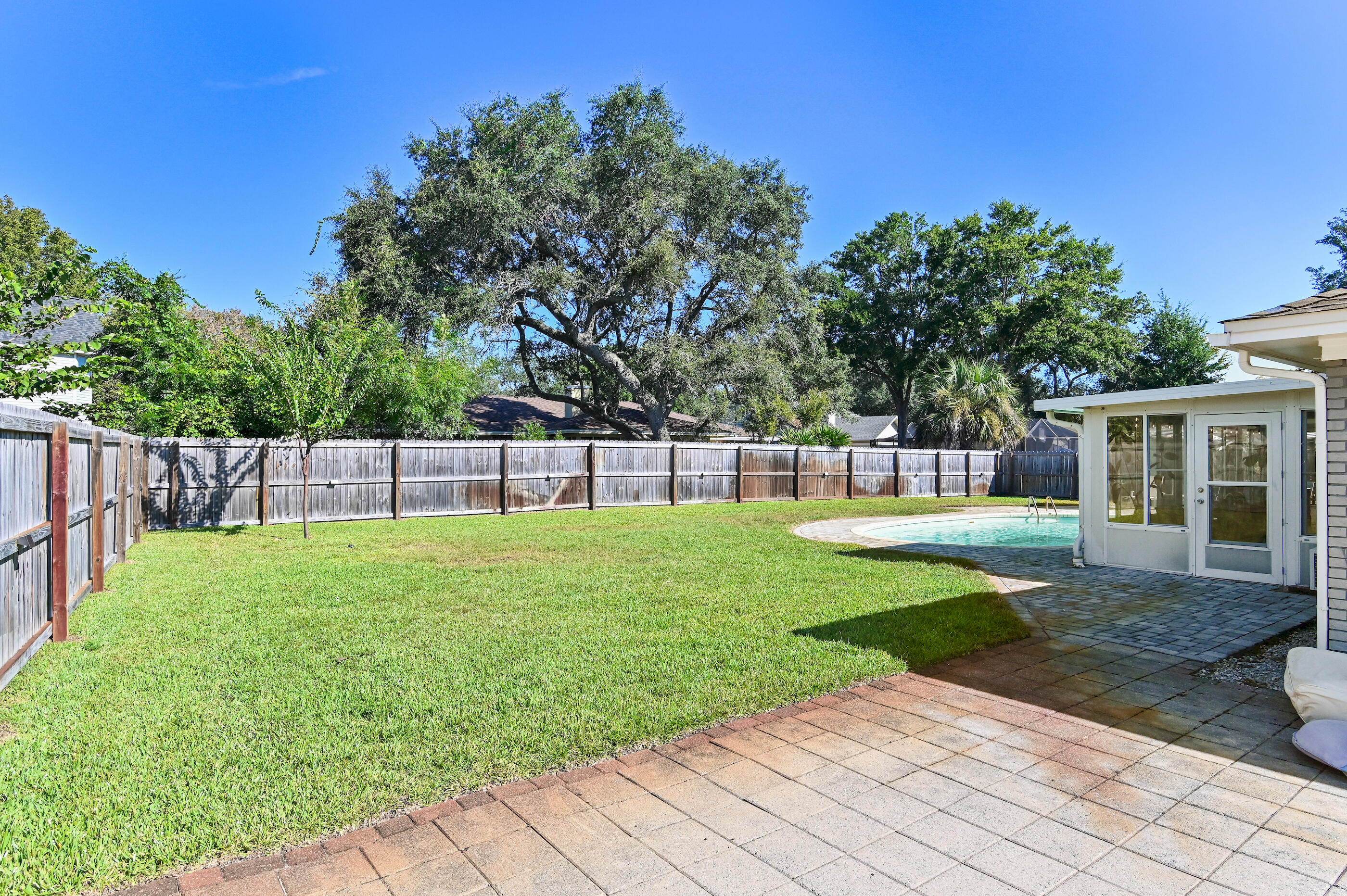 84 W Country Club Drive Destin FL 32541