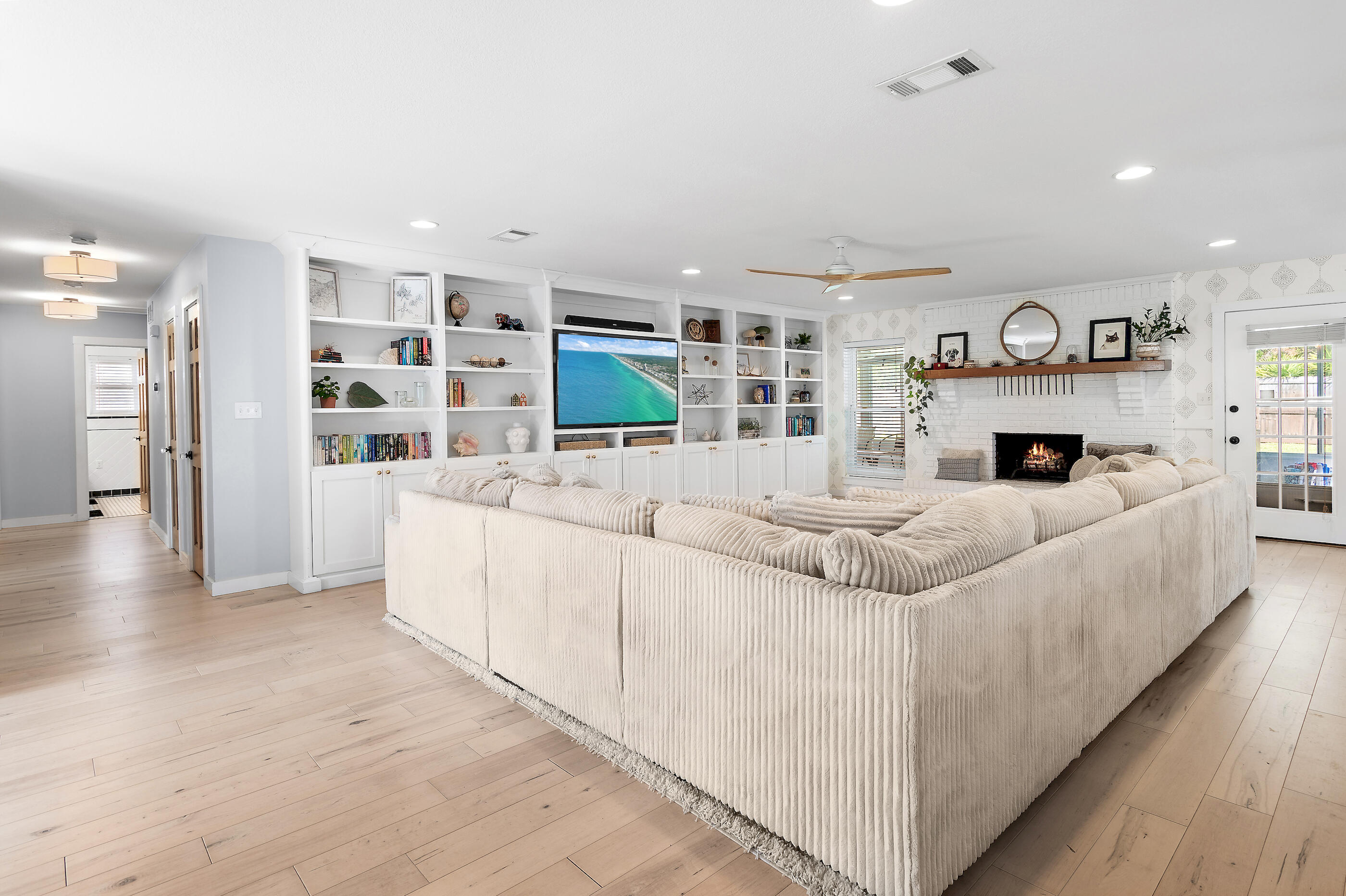 84 W Country Club Drive Destin FL 32541
