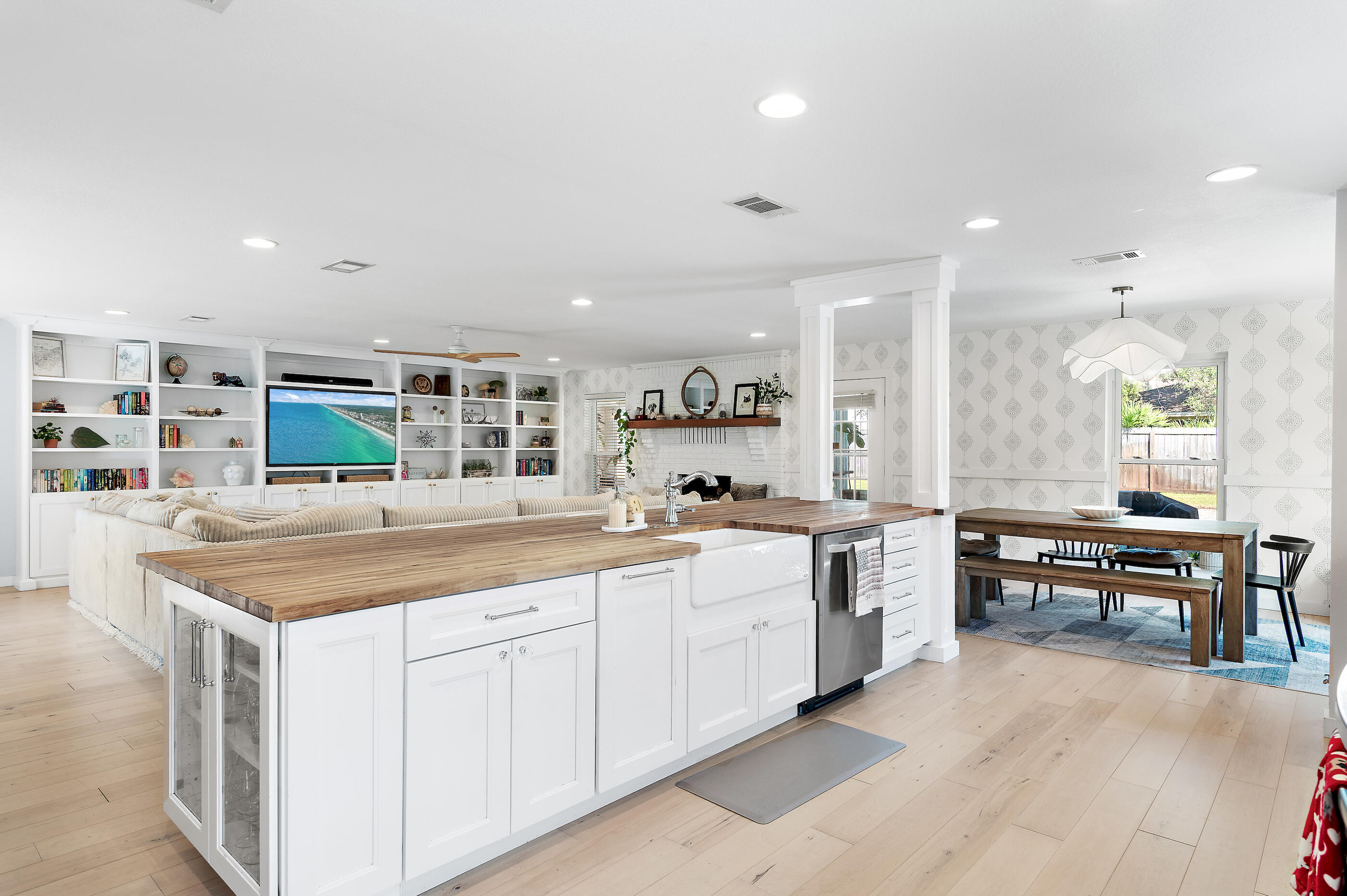 84 W Country Club Drive Destin FL 32541